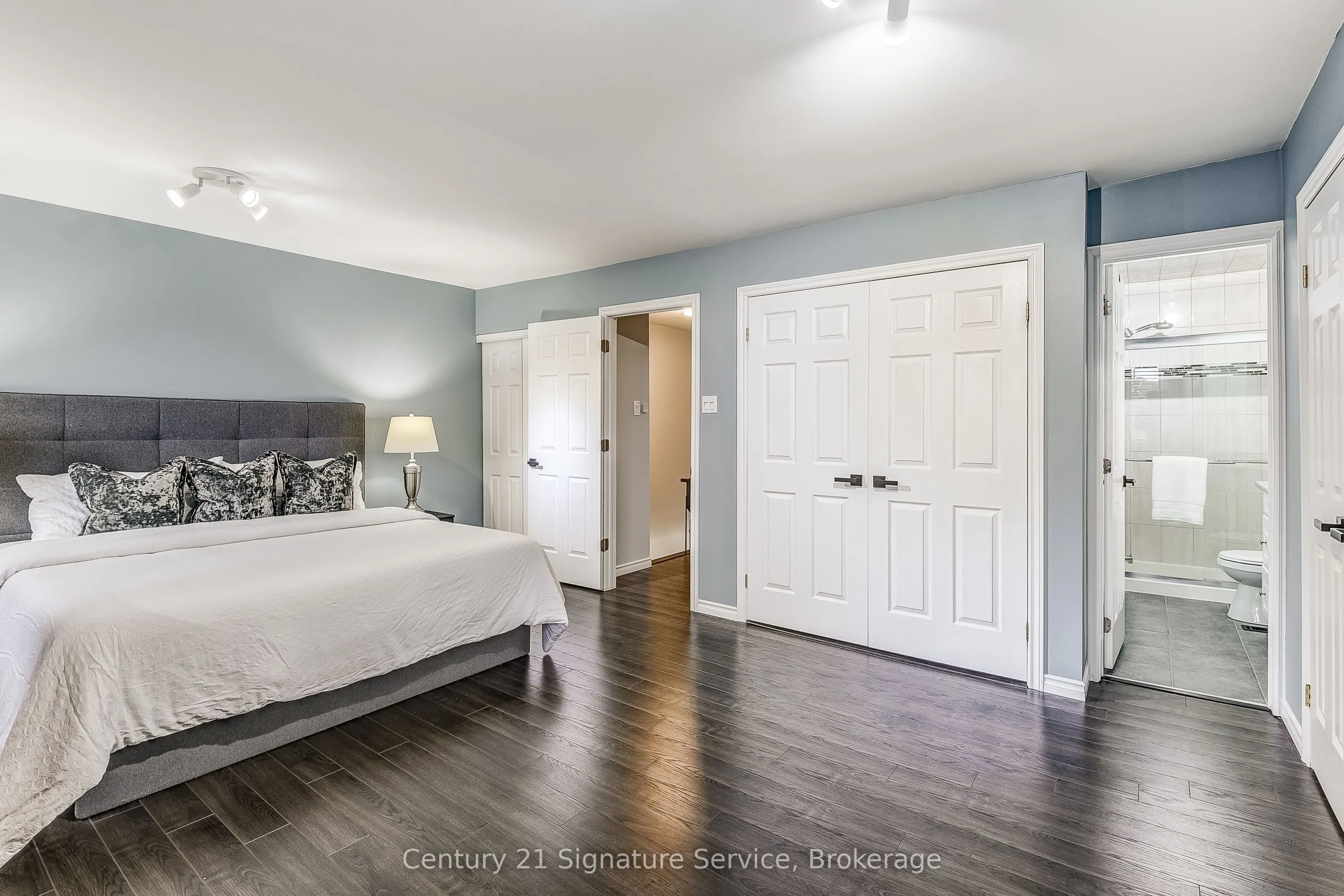 1951 Rathburn Road E, #12