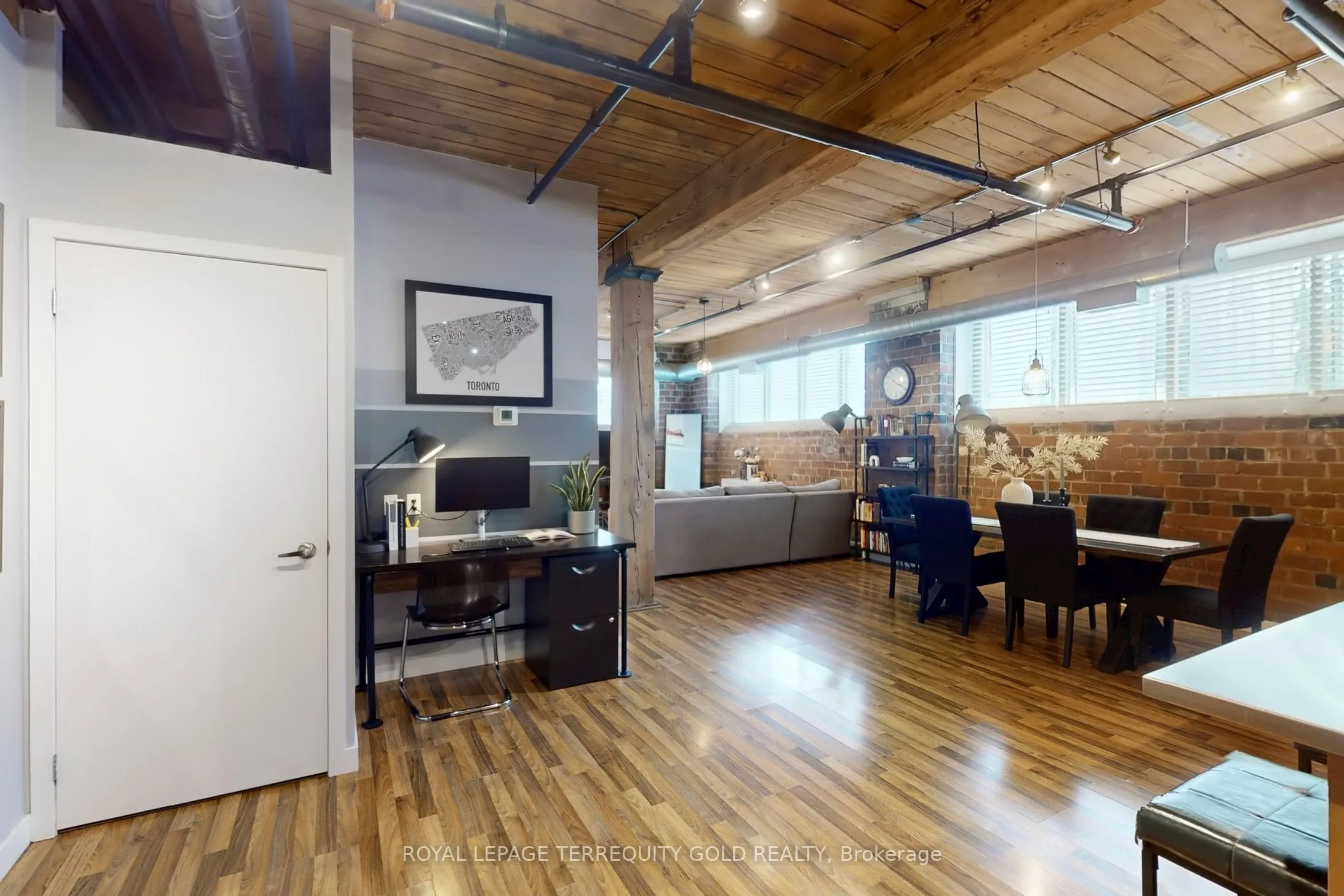 2154 Dundas Street W, #107