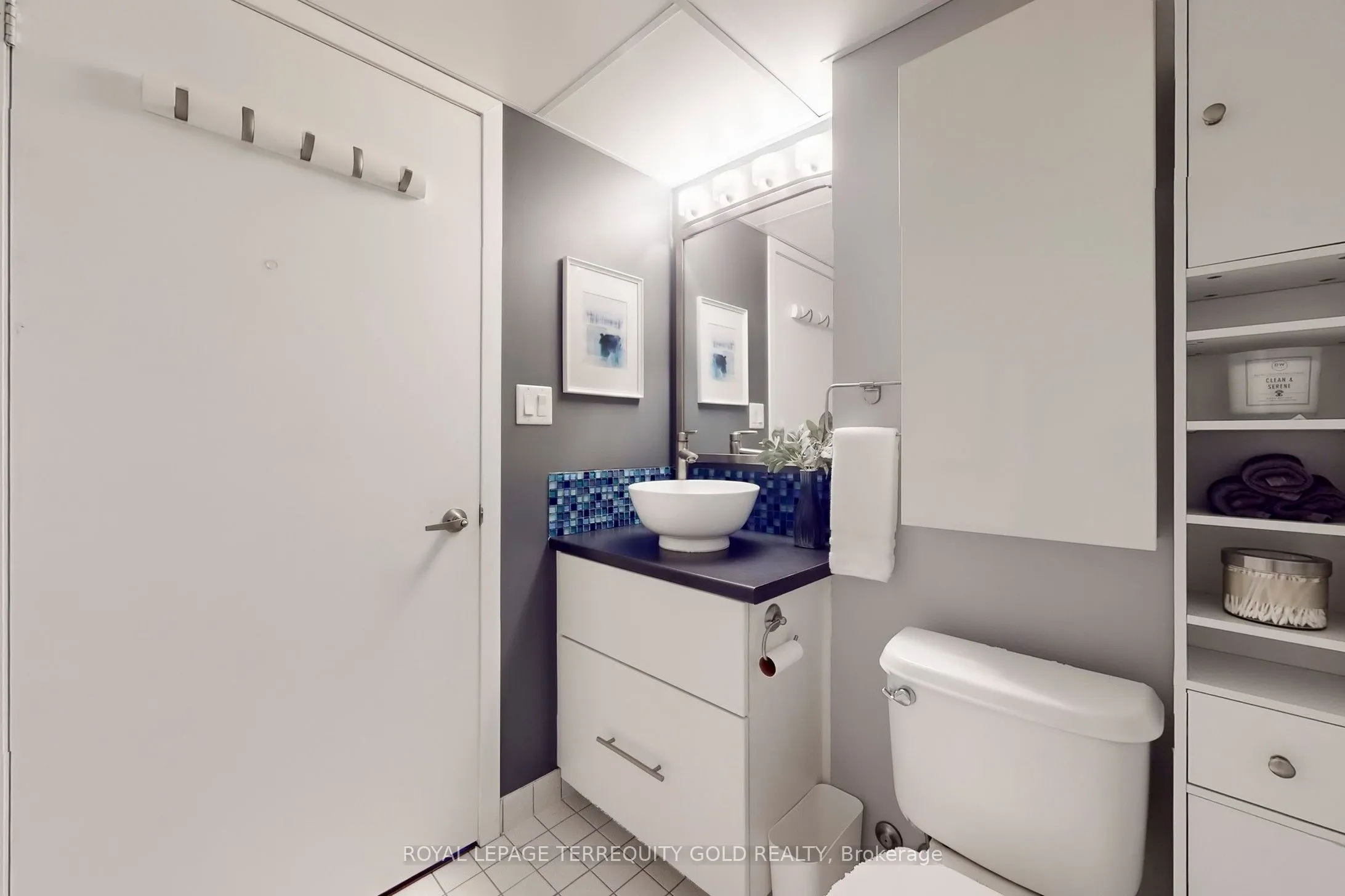 2154 Dundas Street W, #107