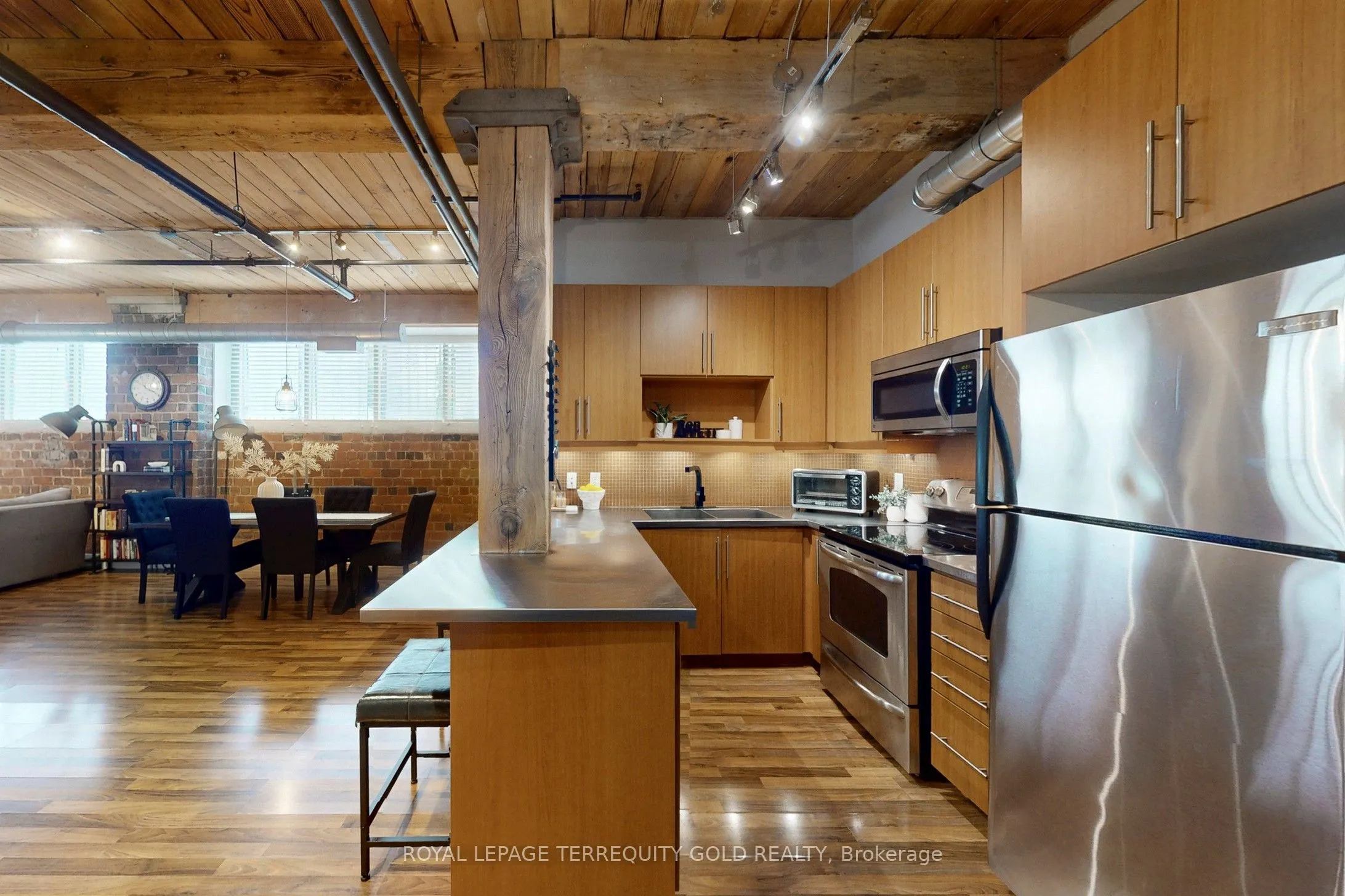 2154 Dundas Street W, #107