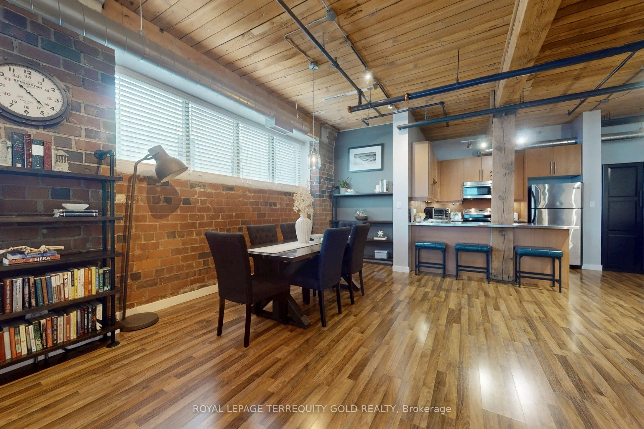 2154 Dundas Street W, #107