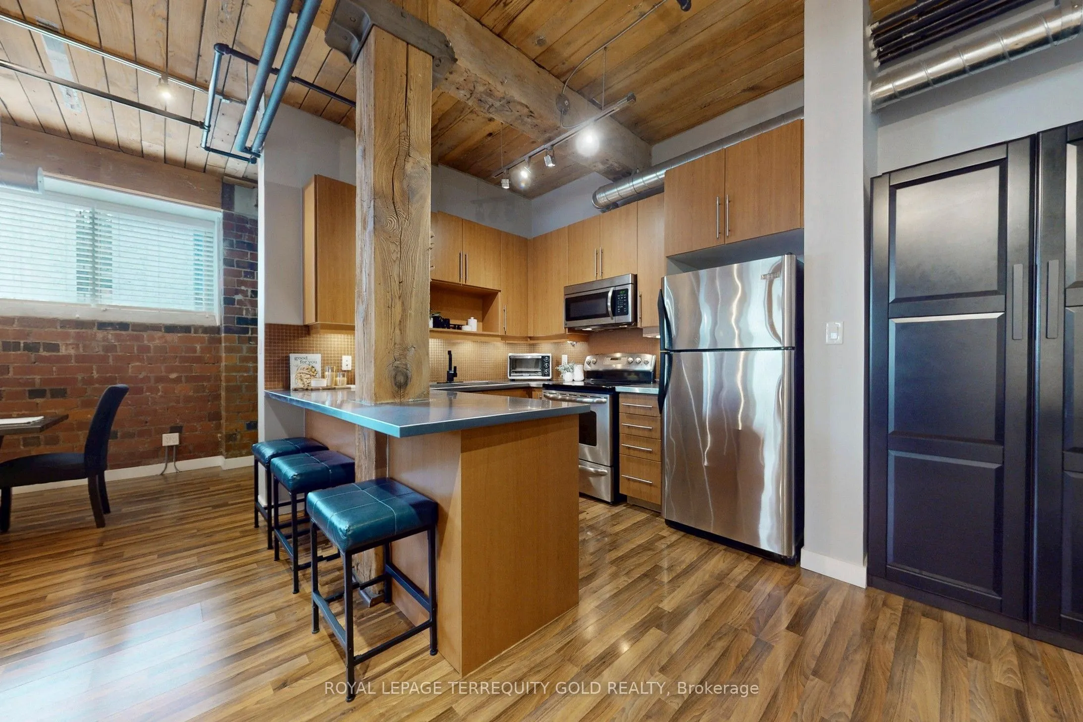 2154 Dundas Street W, #107