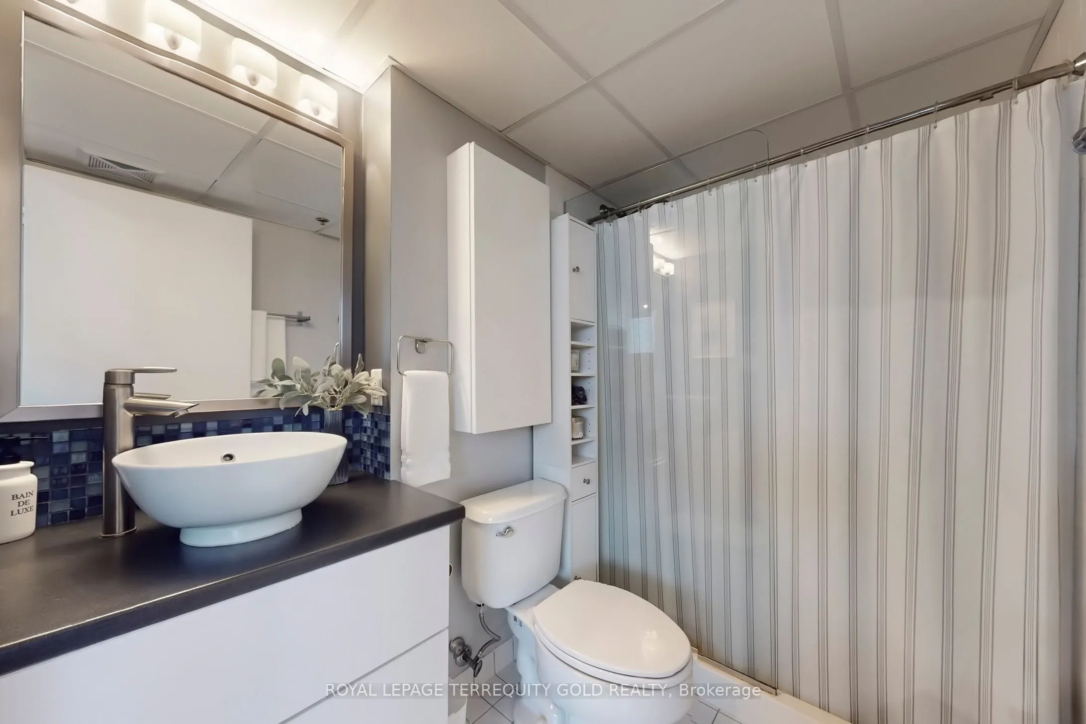 2154 Dundas Street W, #107