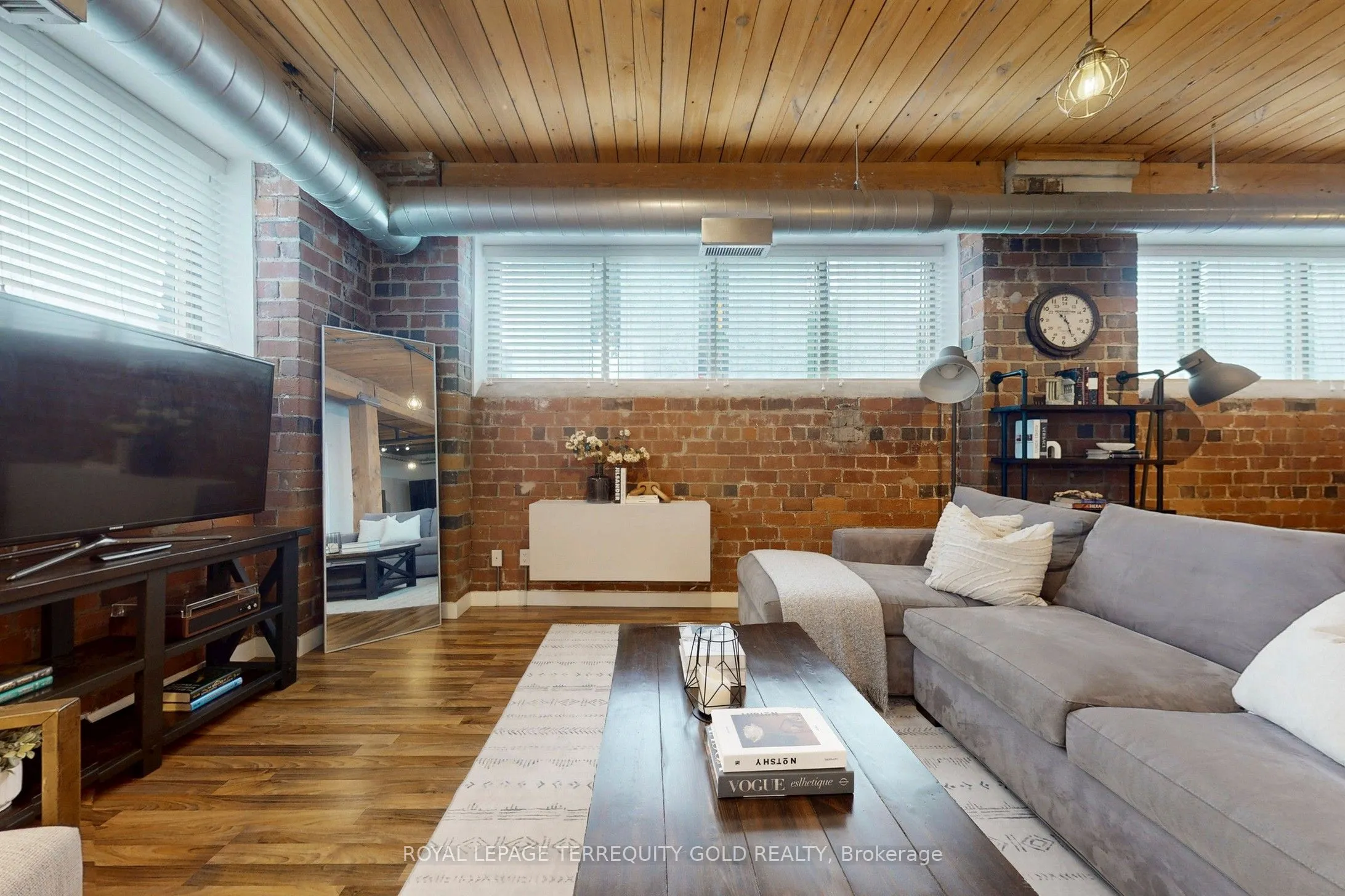 2154 Dundas Street W, #107