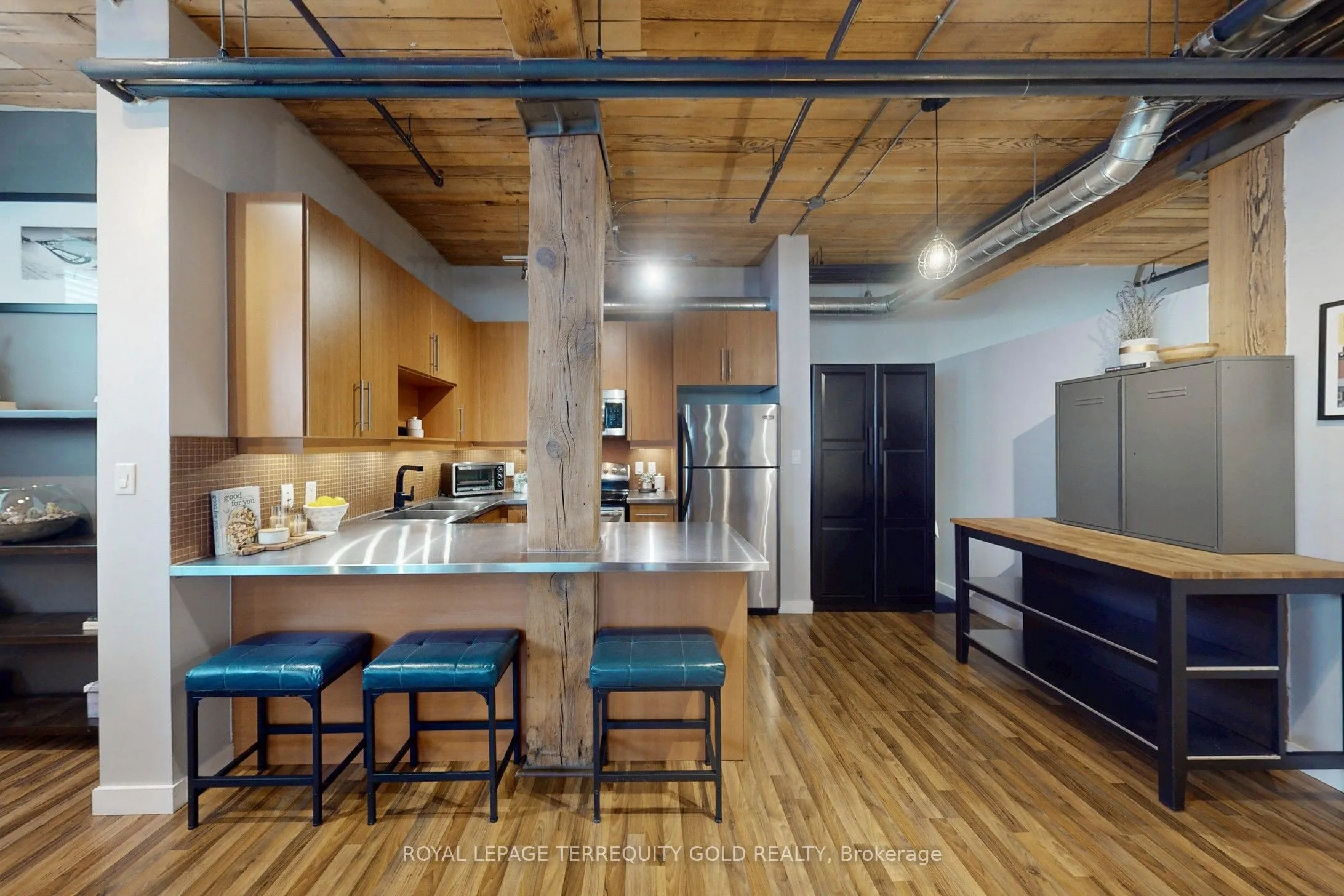 2154 Dundas Street W, #107
