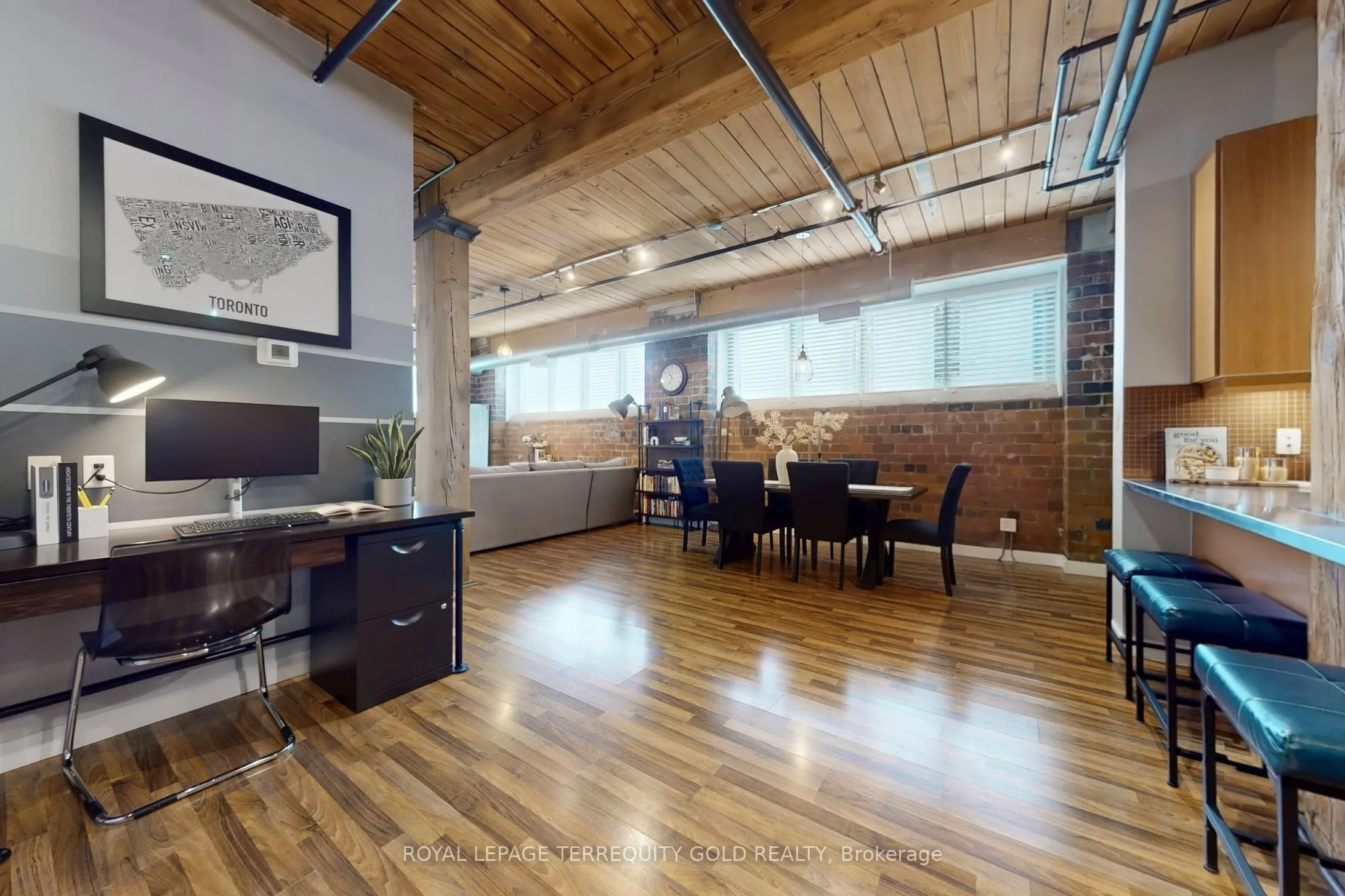 2154 Dundas Street W, #107