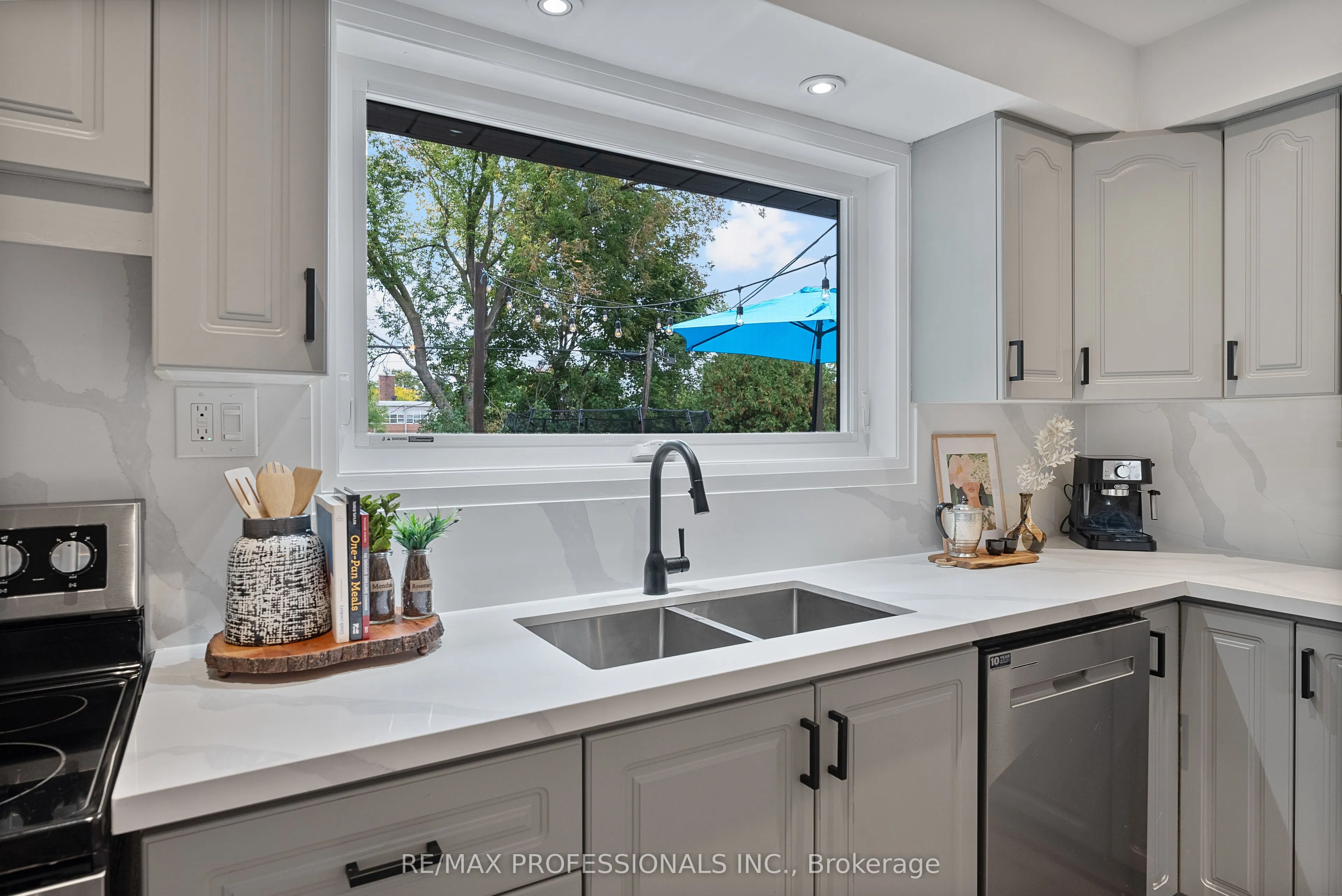 18 Lavington Drive