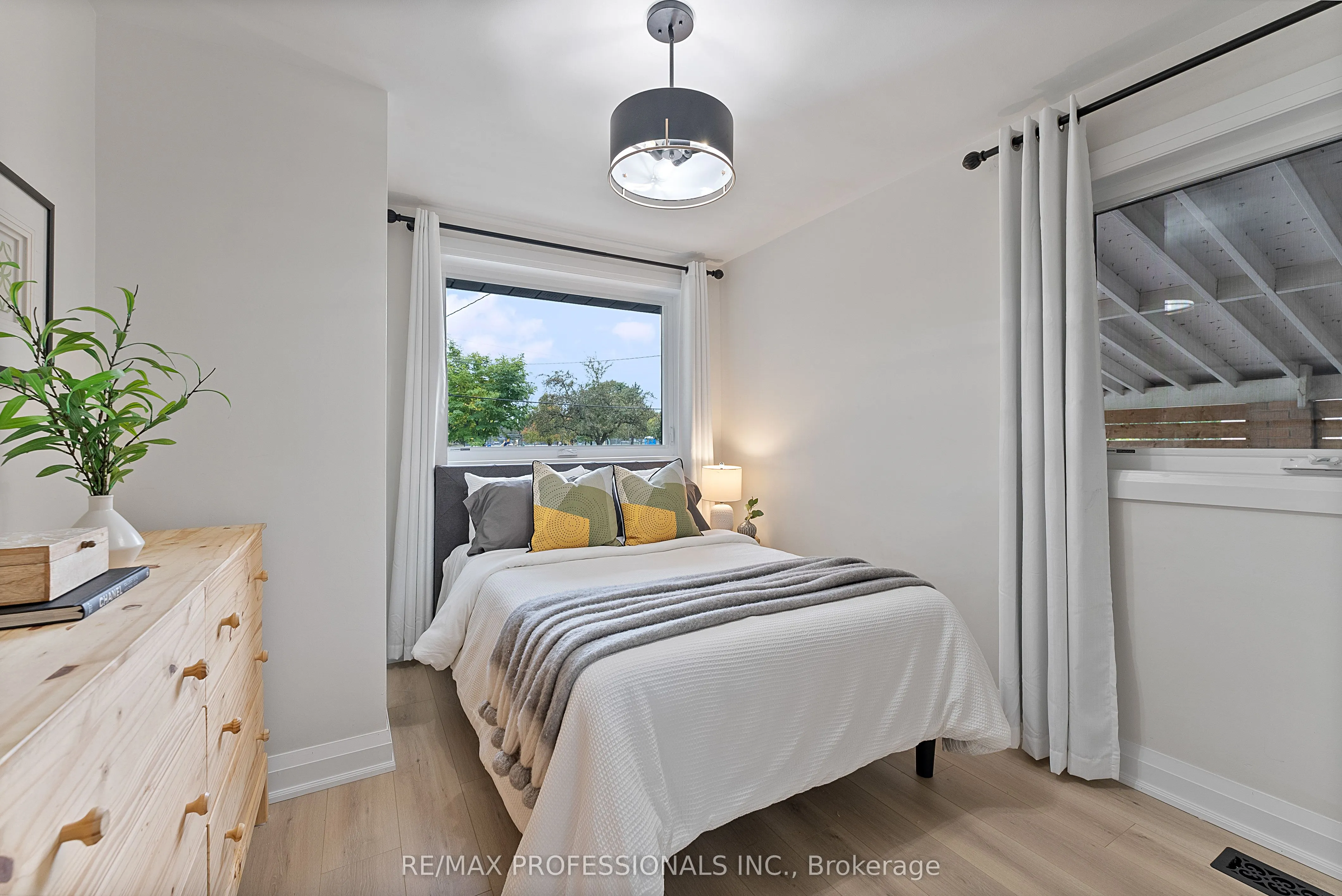 18 Lavington Drive