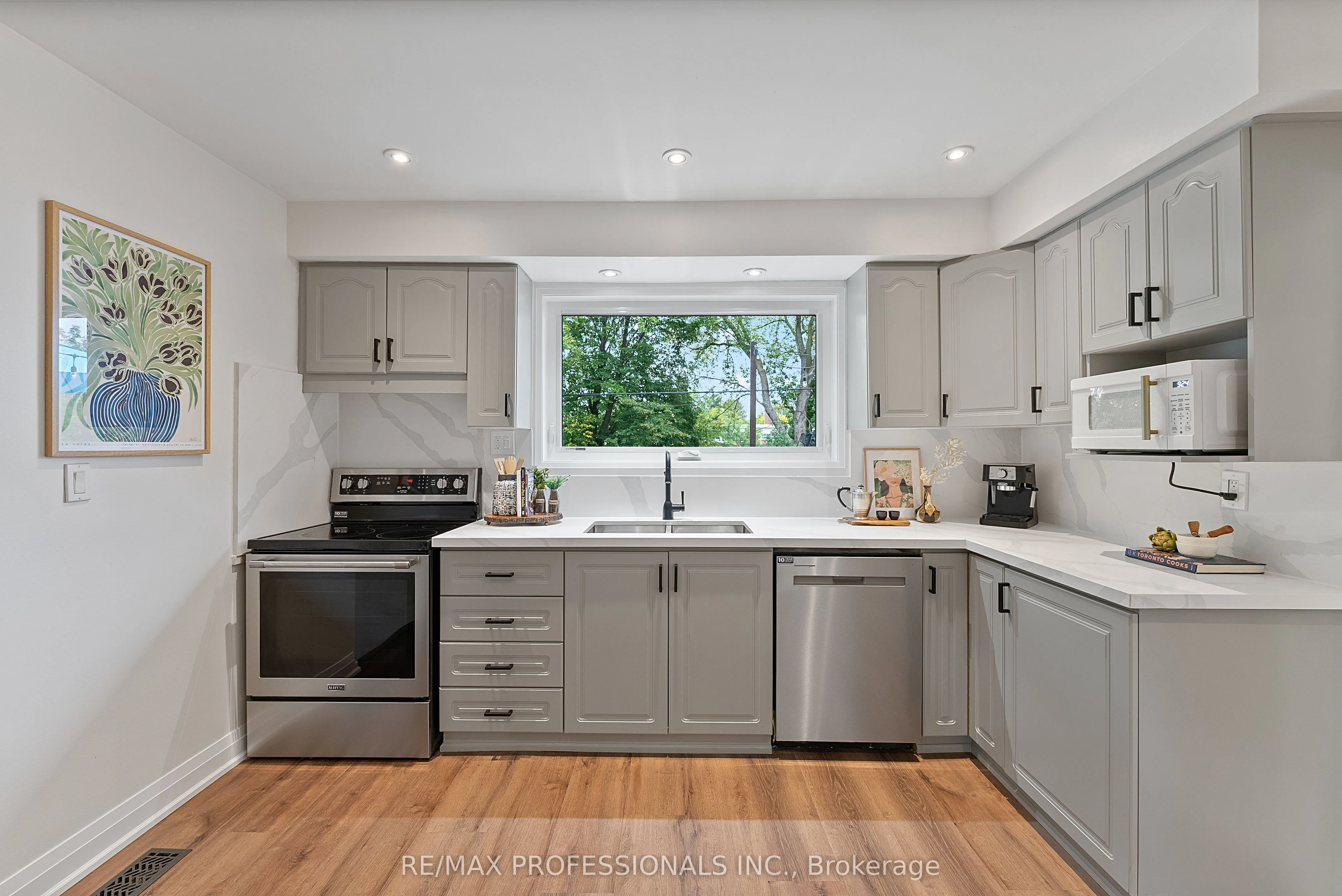 18 Lavington Drive