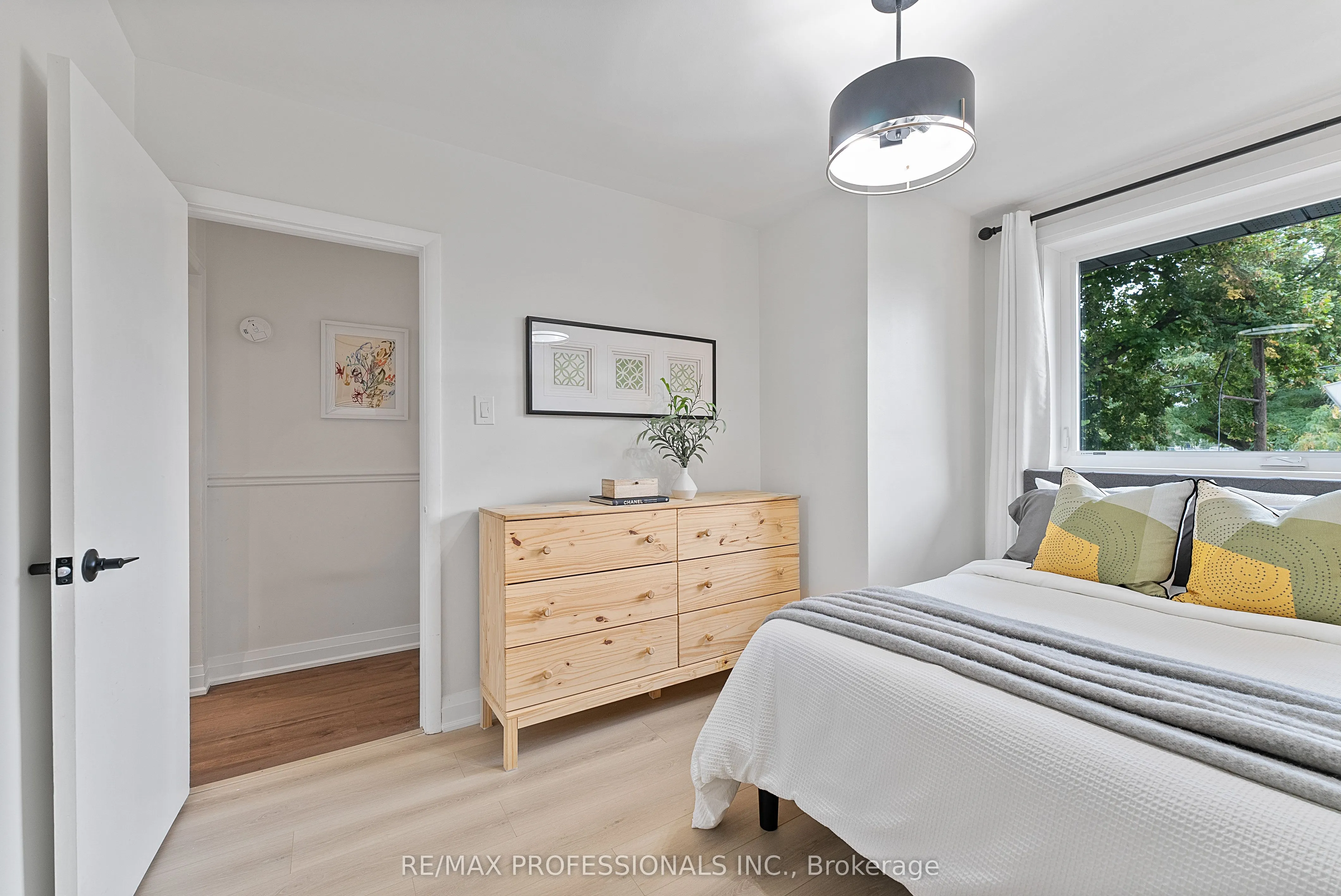 18 Lavington Drive