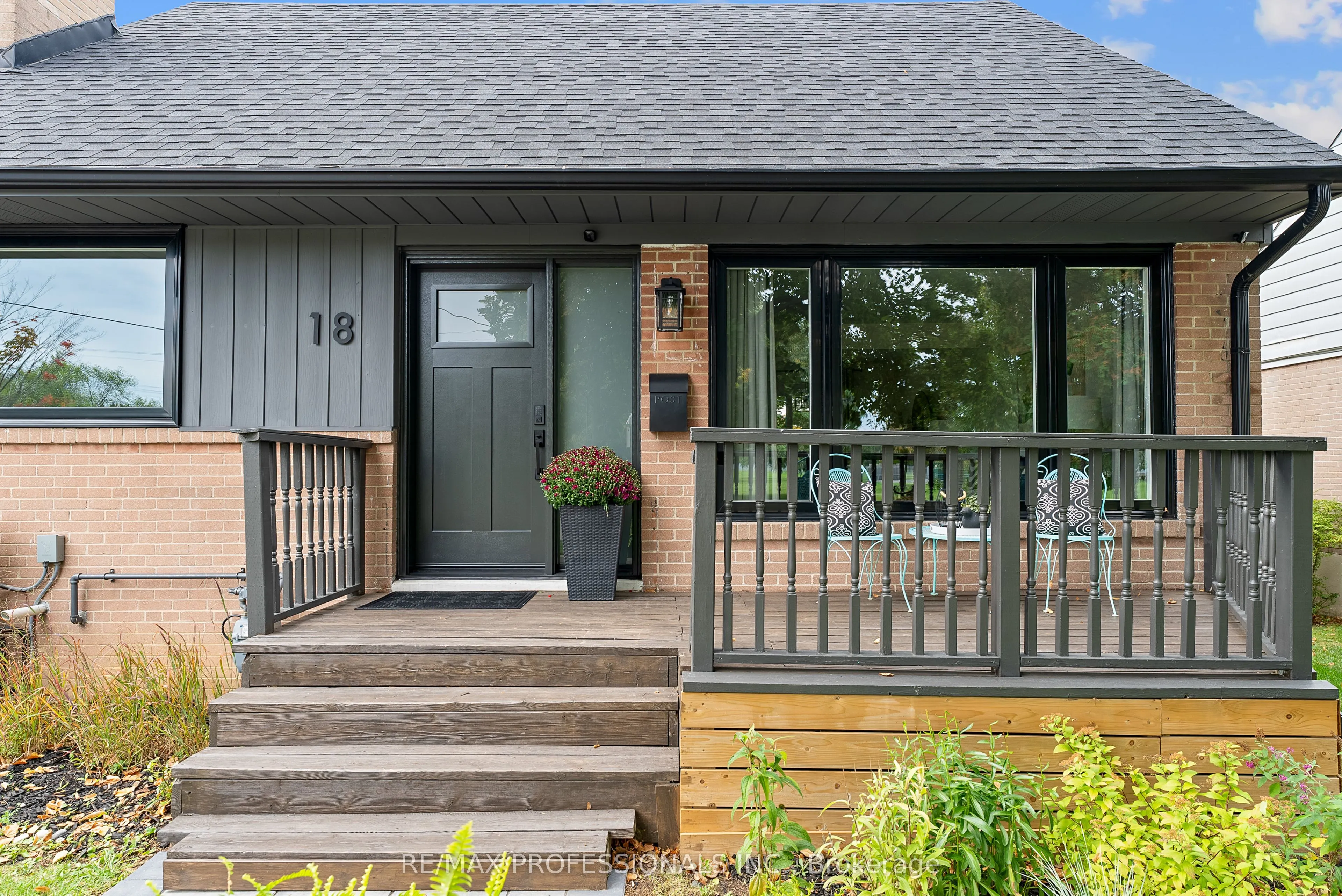 18 Lavington Drive