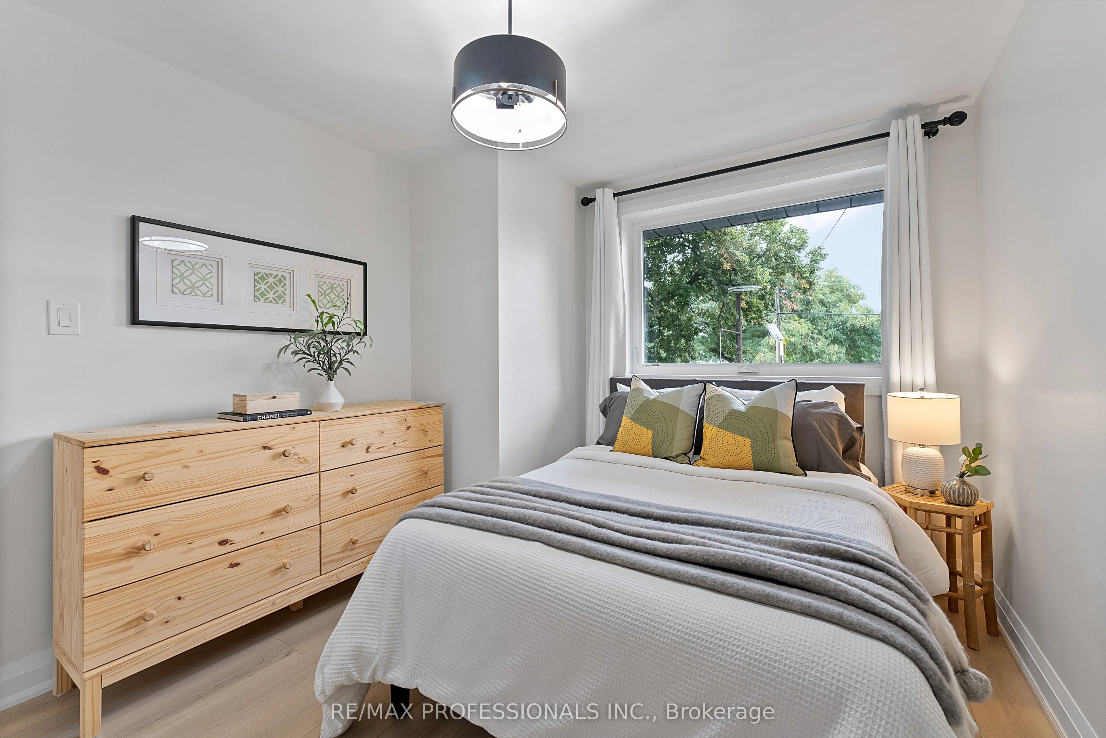 18 Lavington Drive