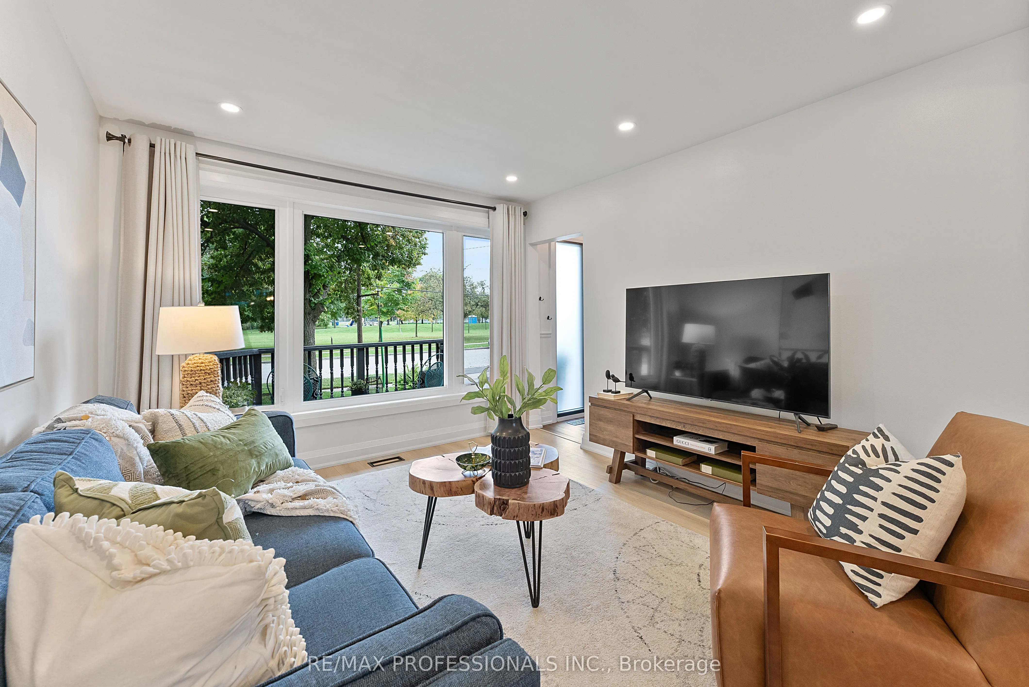 18 Lavington Drive