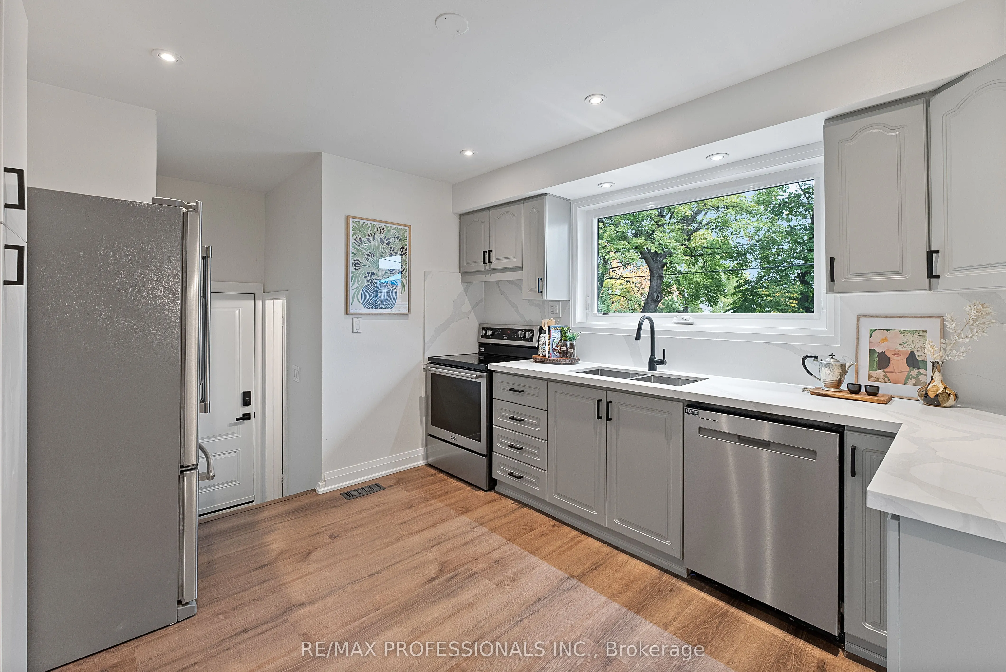 18 Lavington Drive
