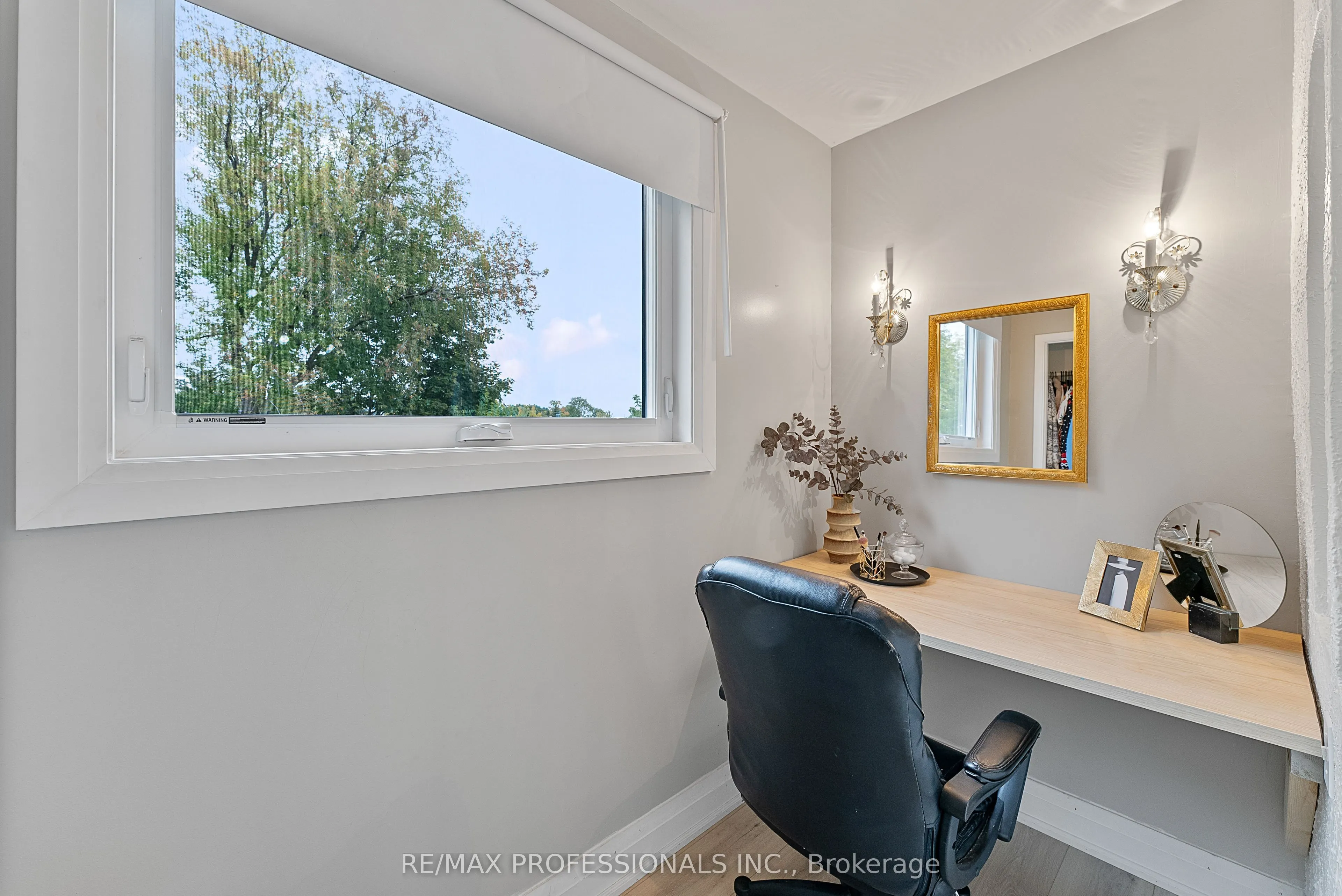 18 Lavington Drive