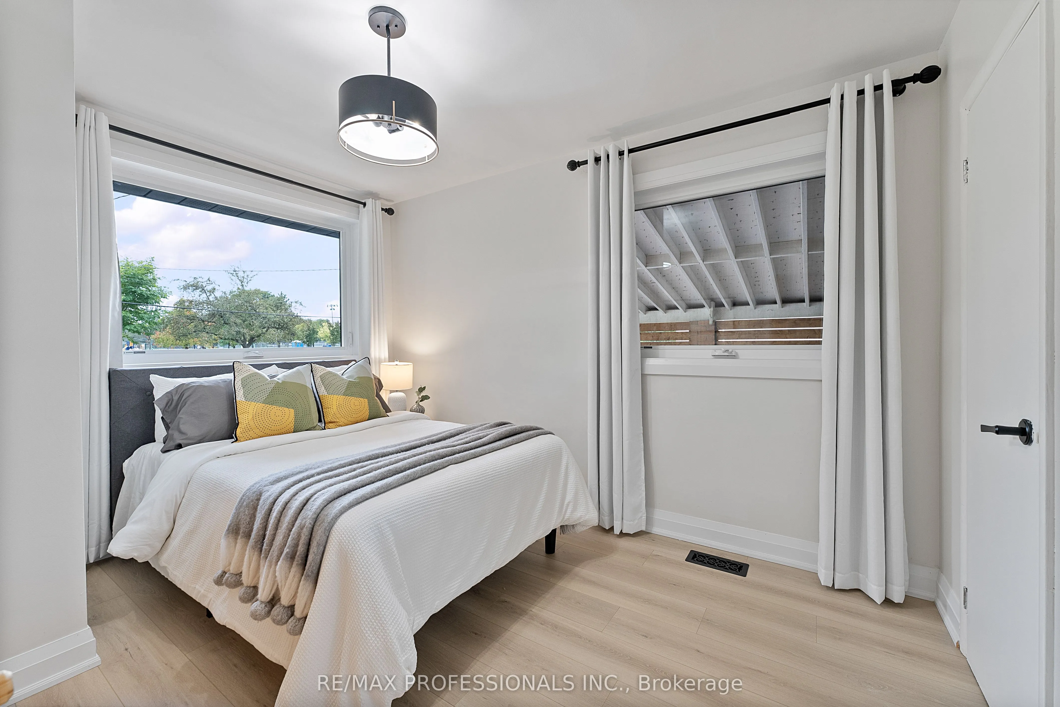 18 Lavington Drive