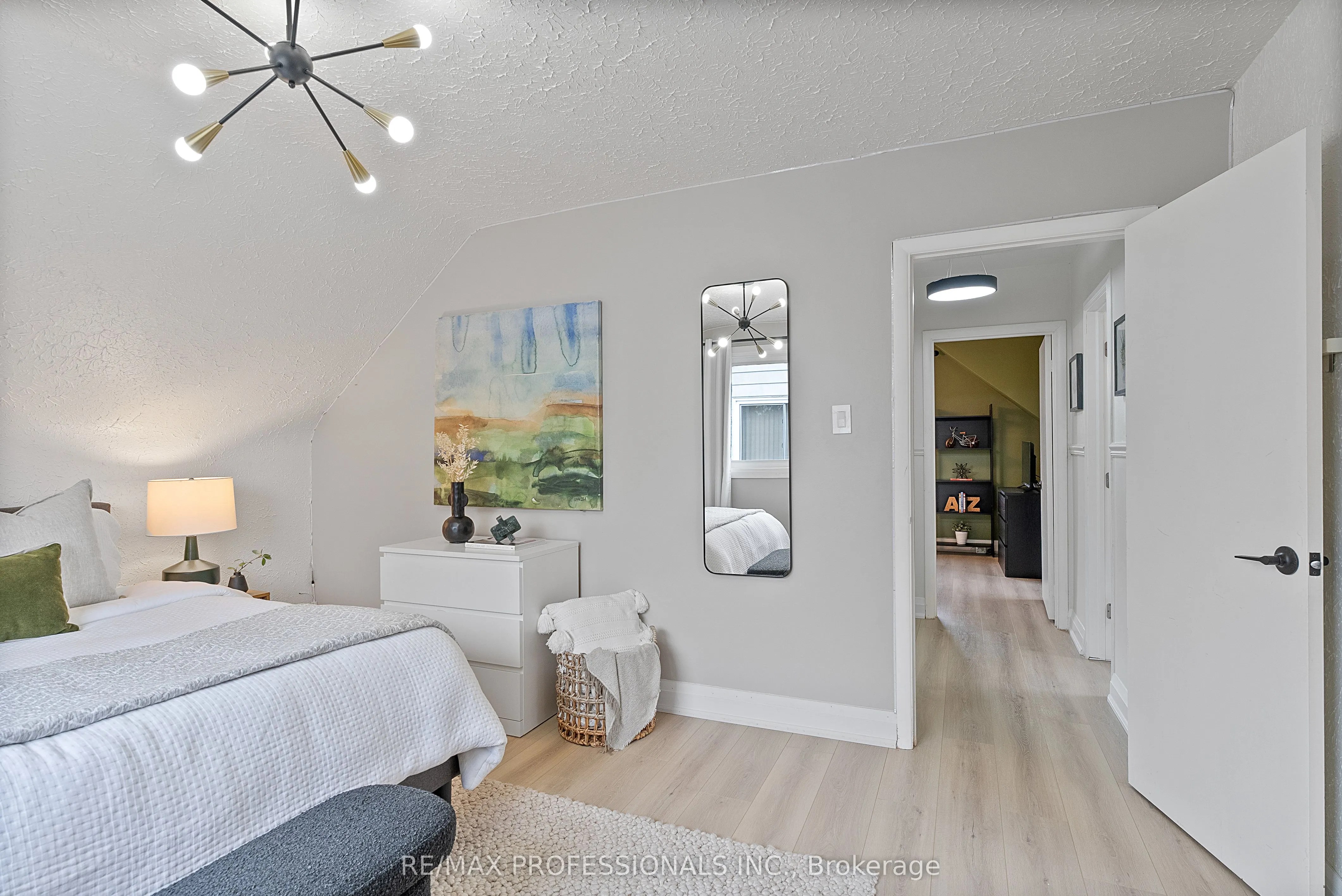 18 Lavington Drive