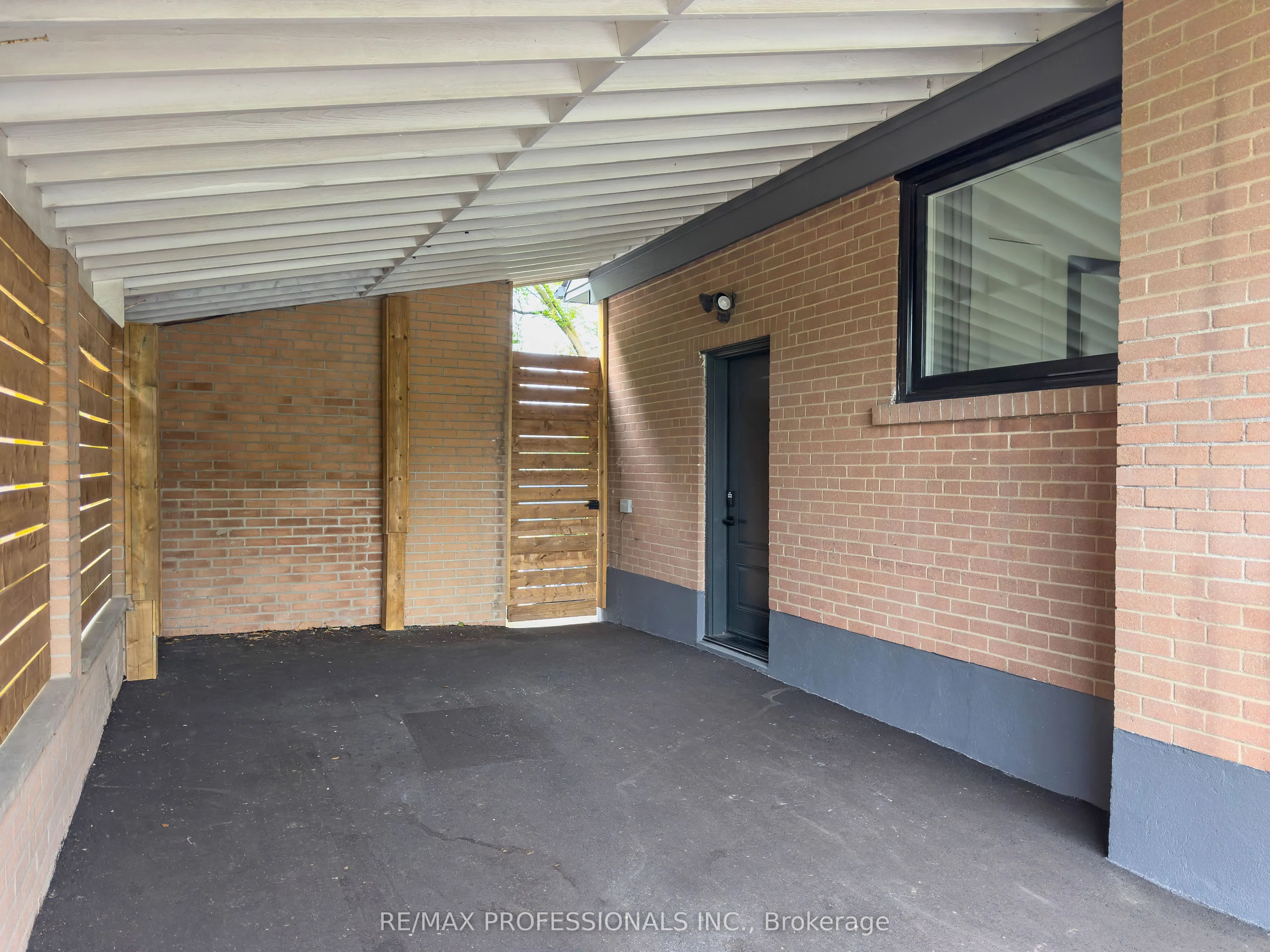 18 Lavington Drive