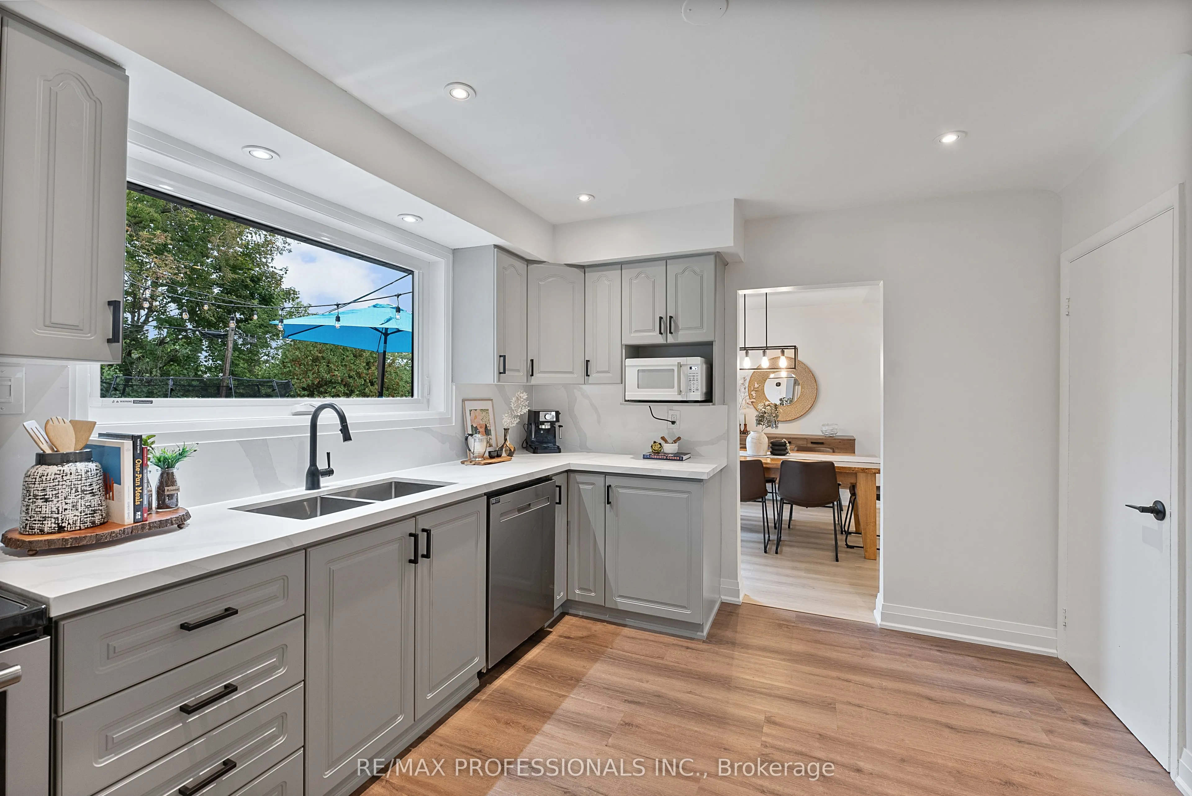 18 Lavington Drive