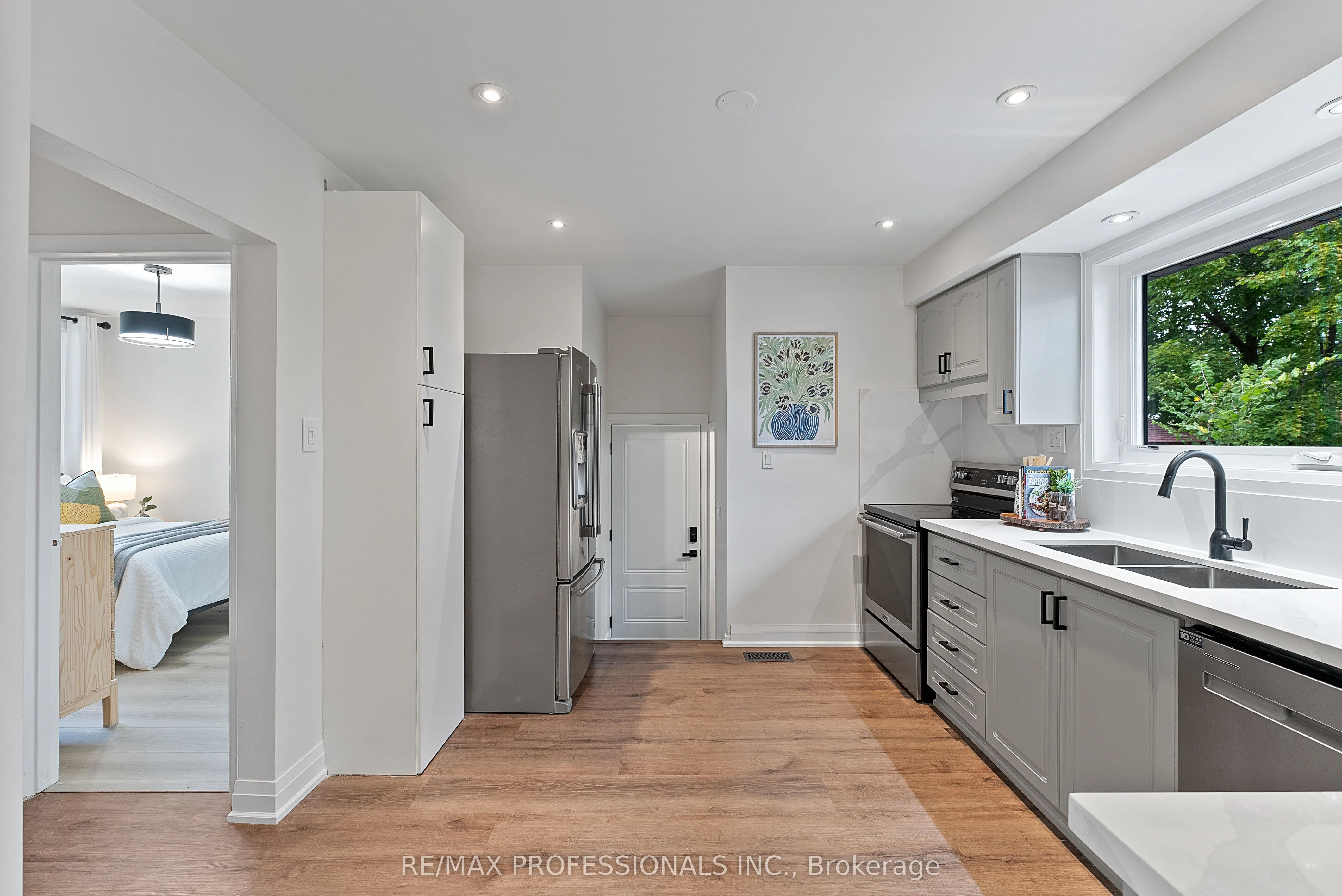 18 Lavington Drive