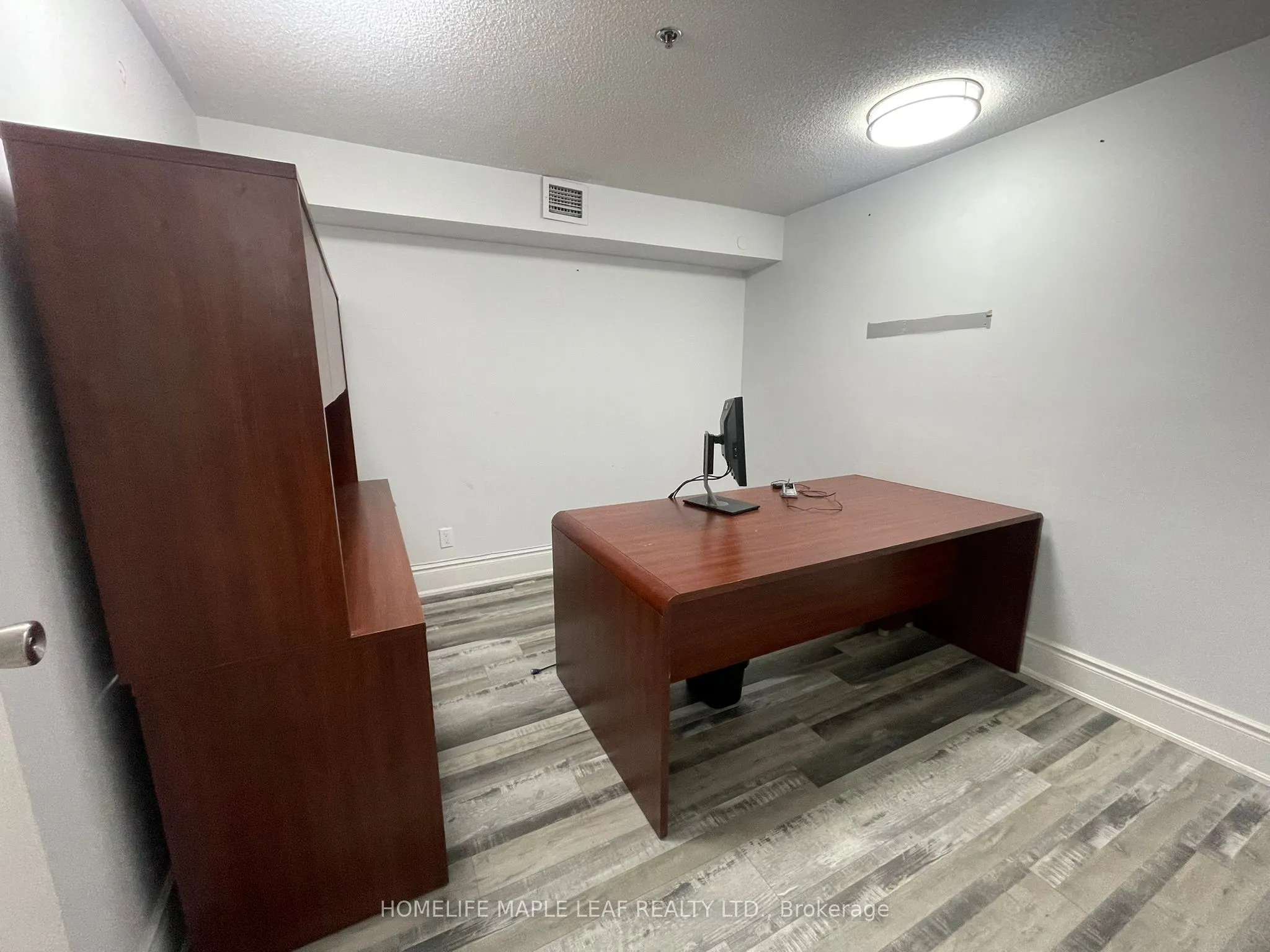 2575 Steeles Avenue E, #4