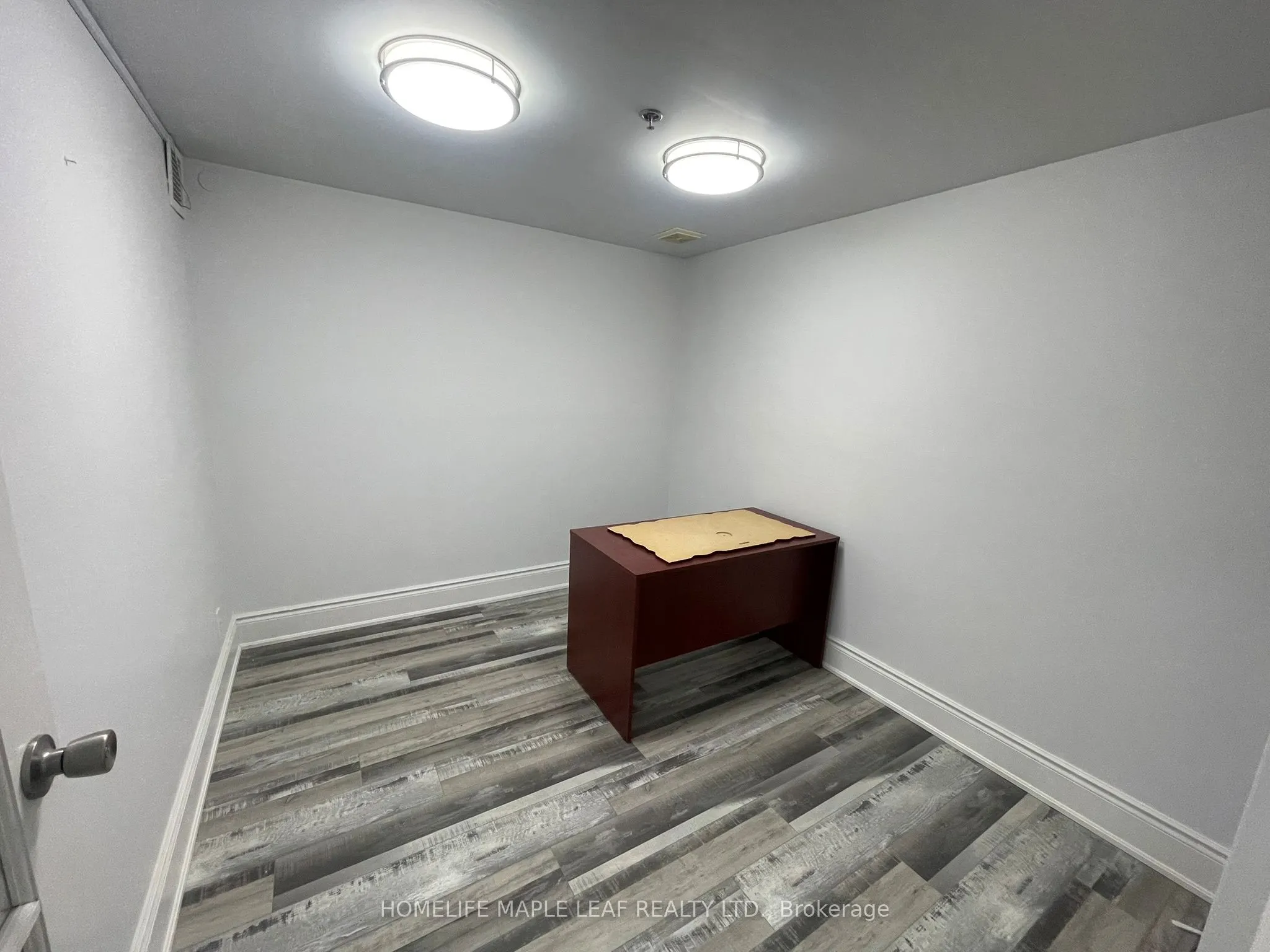 2575 Steeles Avenue E, #4