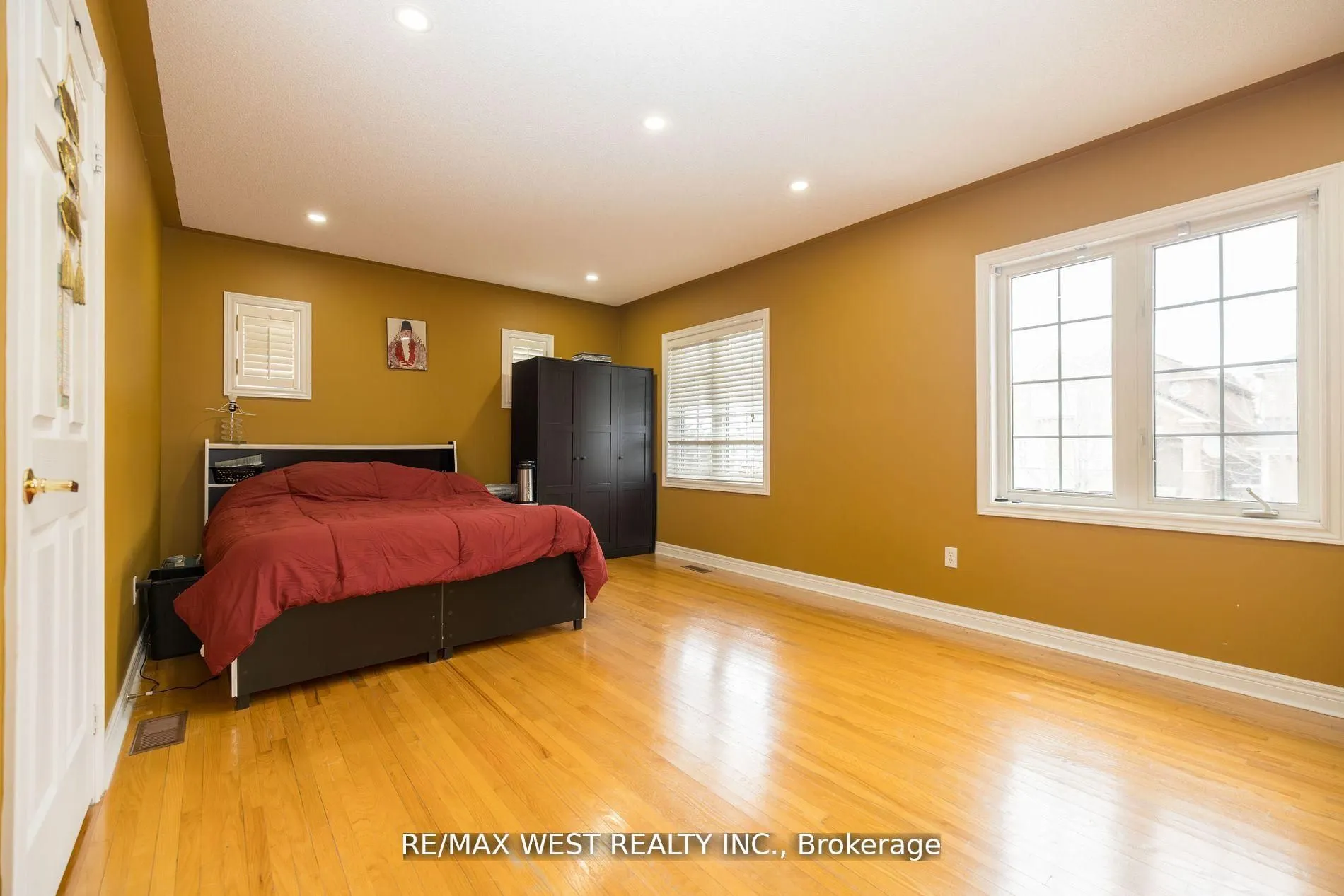 56 Meadow Oak Place