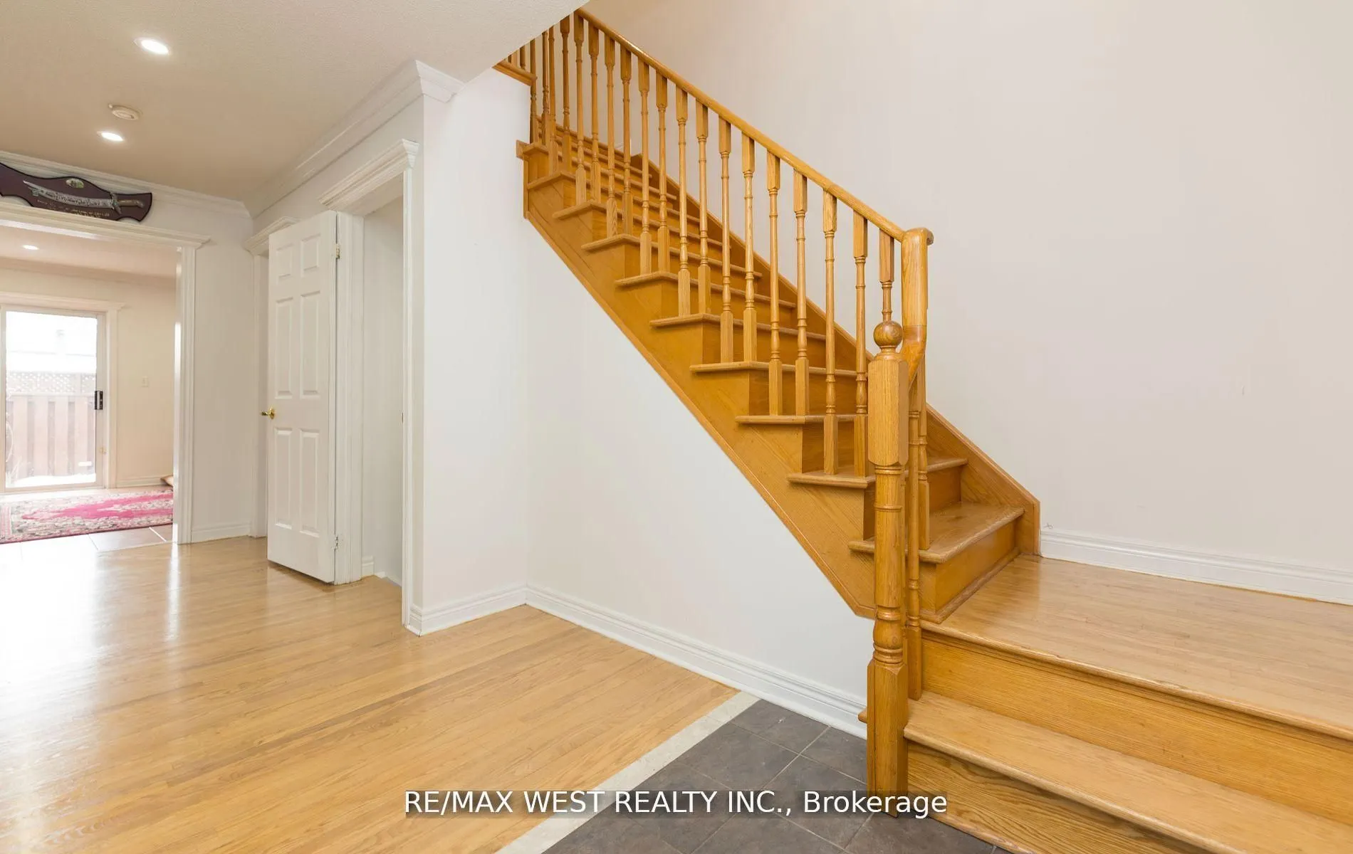 56 Meadow Oak Place