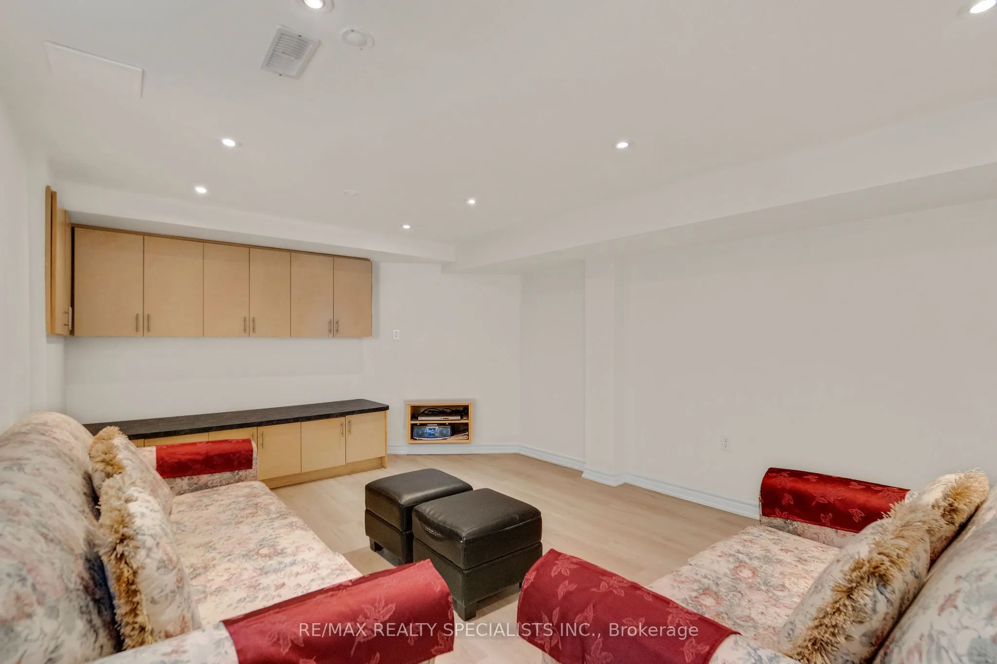 794 White Clover Way