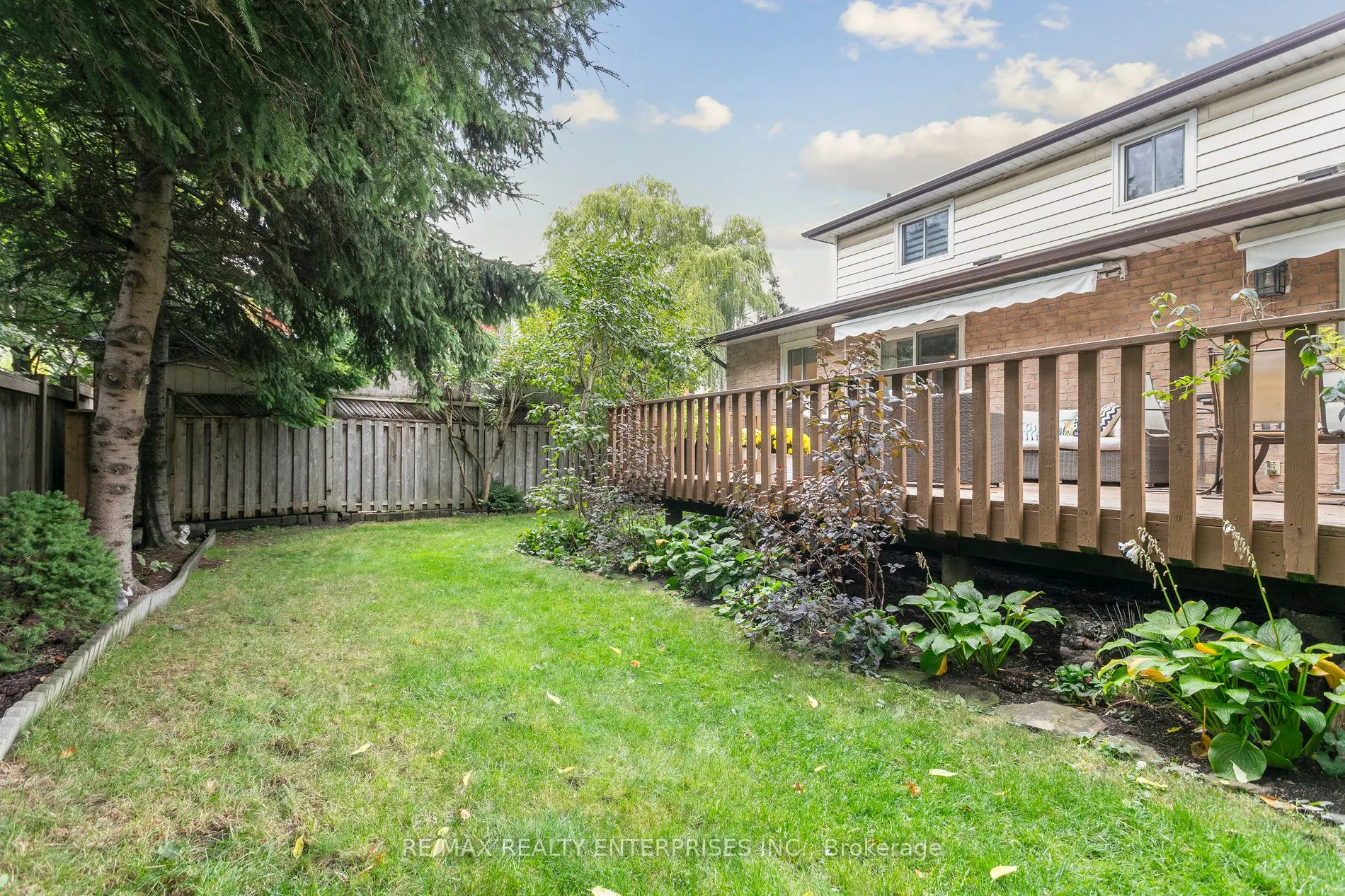 878 South Service Road