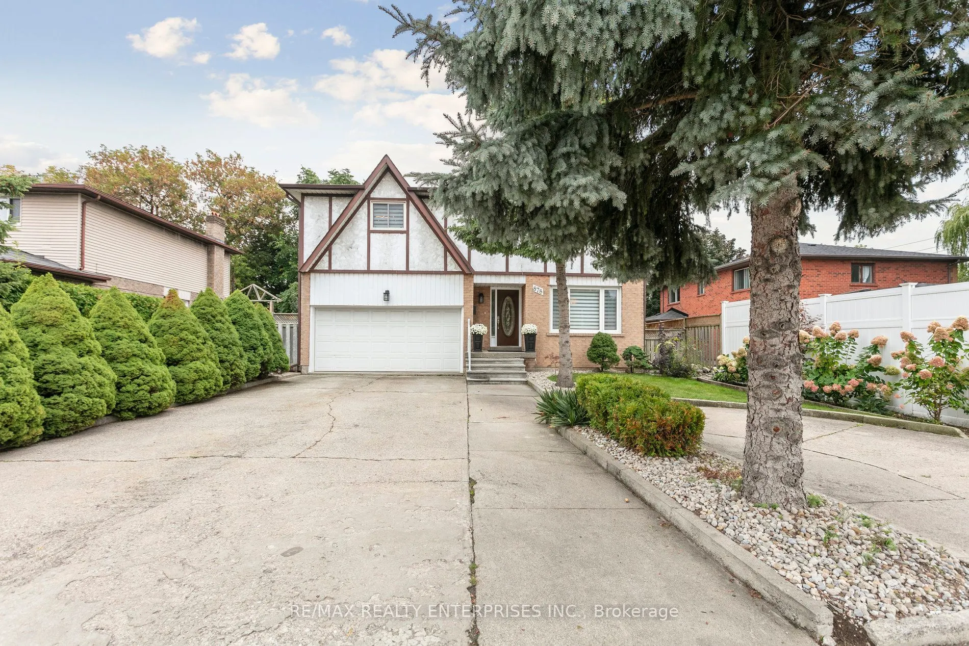 878 South Service Road