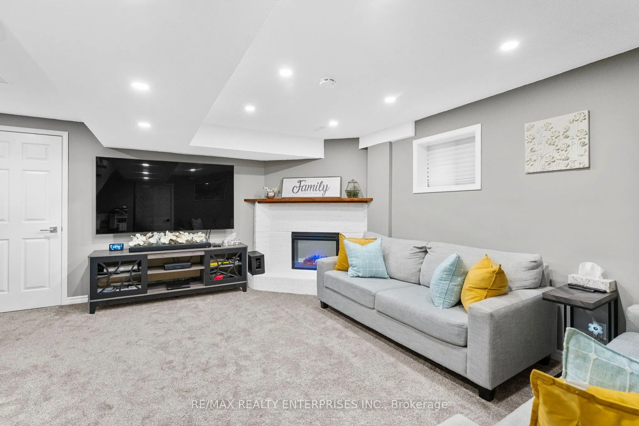 1026 Lucerne Crescent