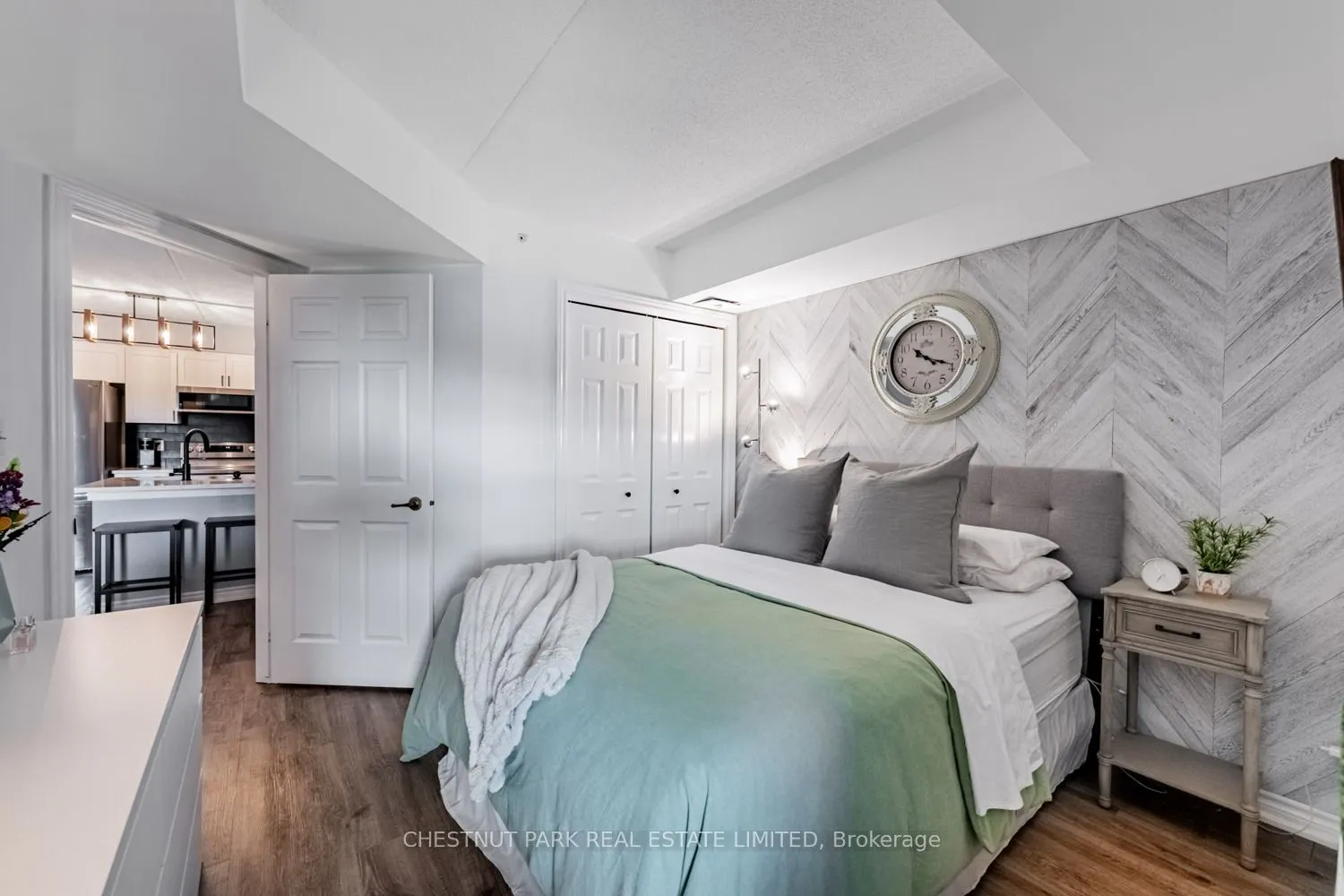2055 Appleby Line, #306