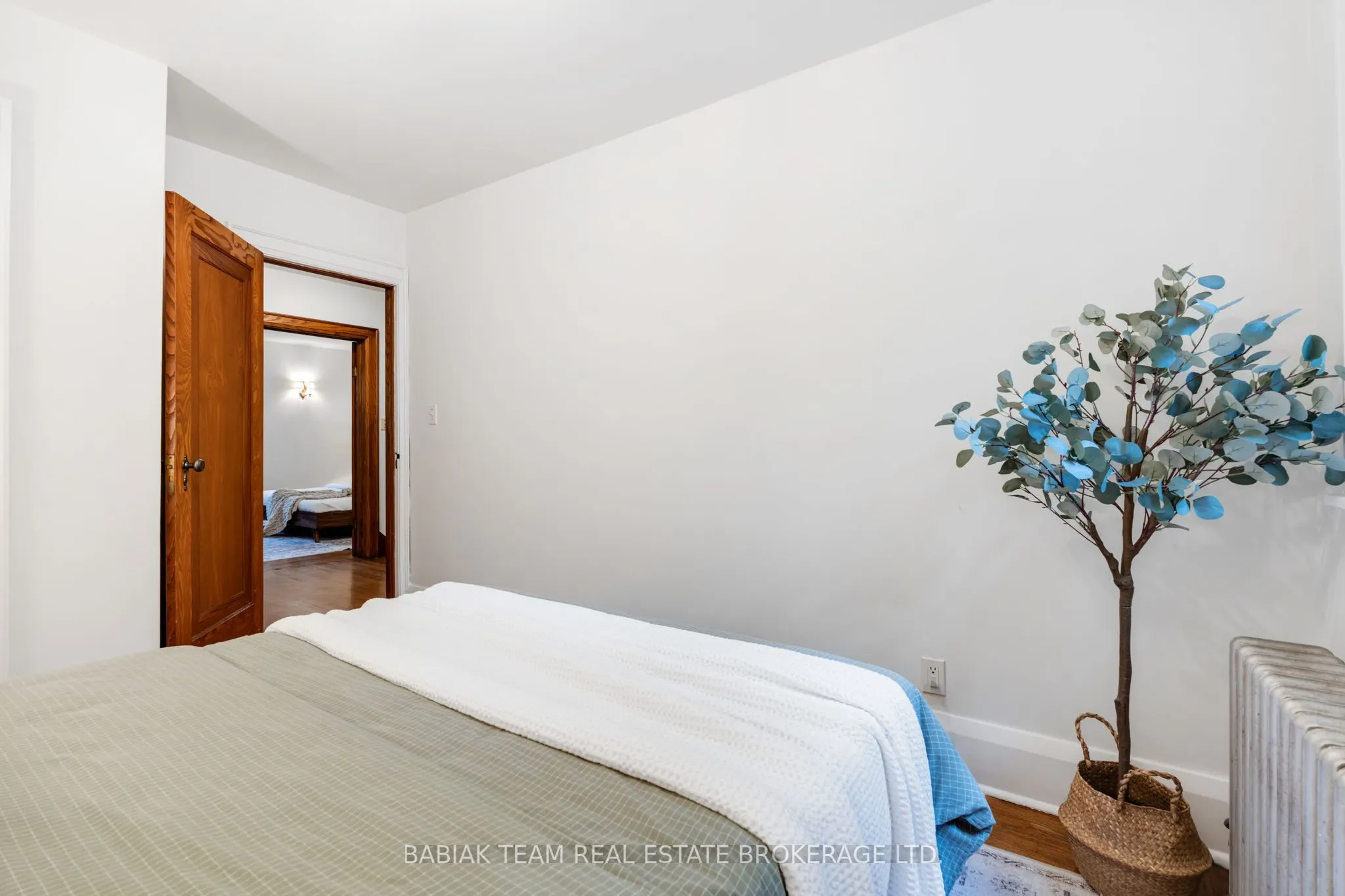 8 Grenadier Ravine Drive