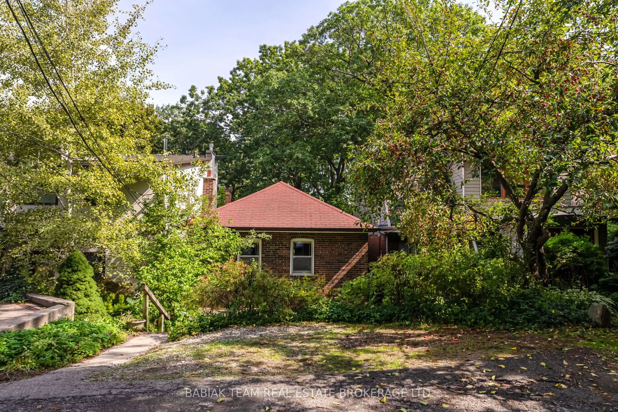 8 Grenadier Ravine Drive