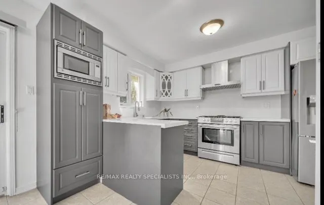 2665 Thomas Street, #8