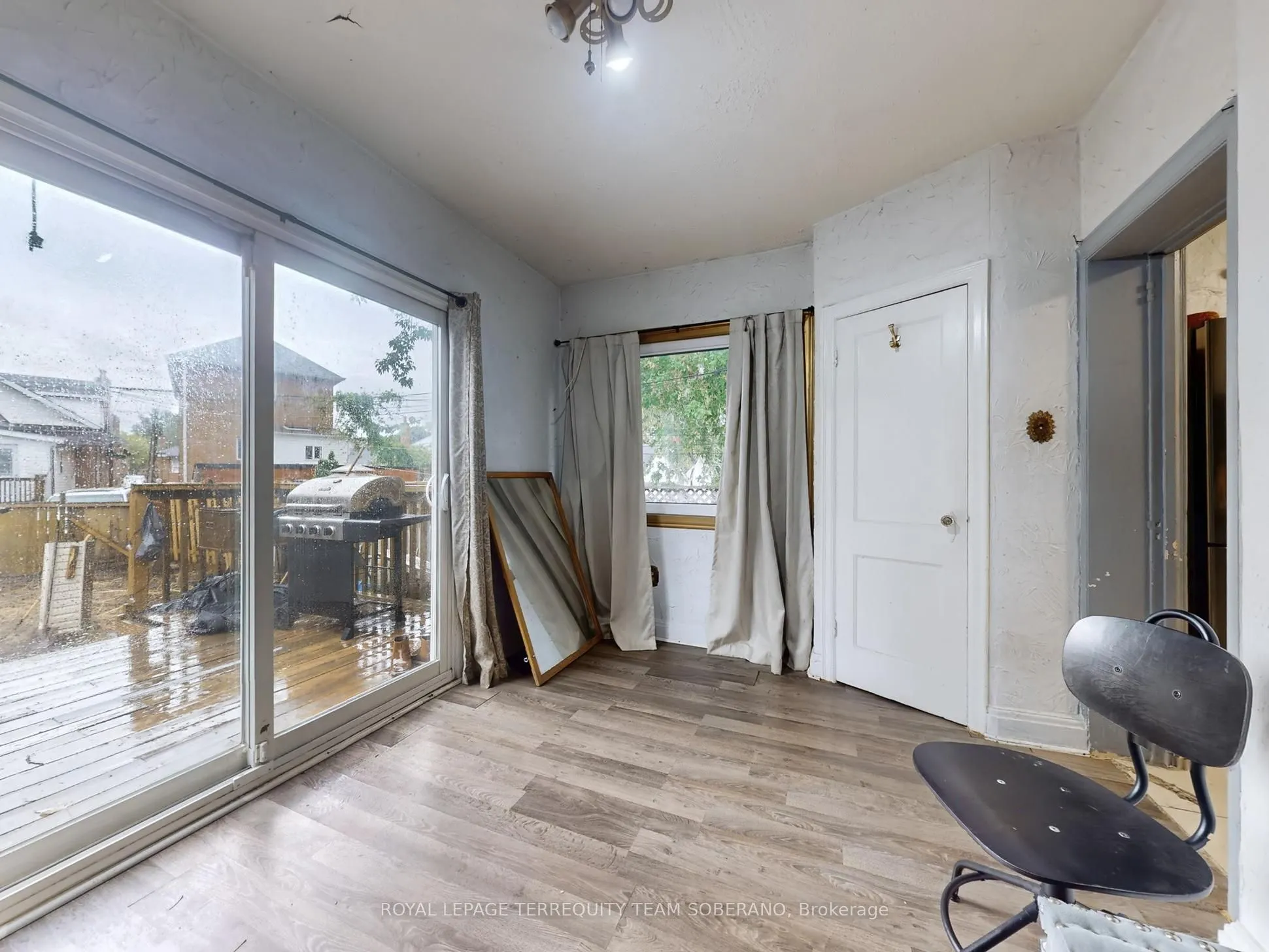 15 Victoria Avenue E