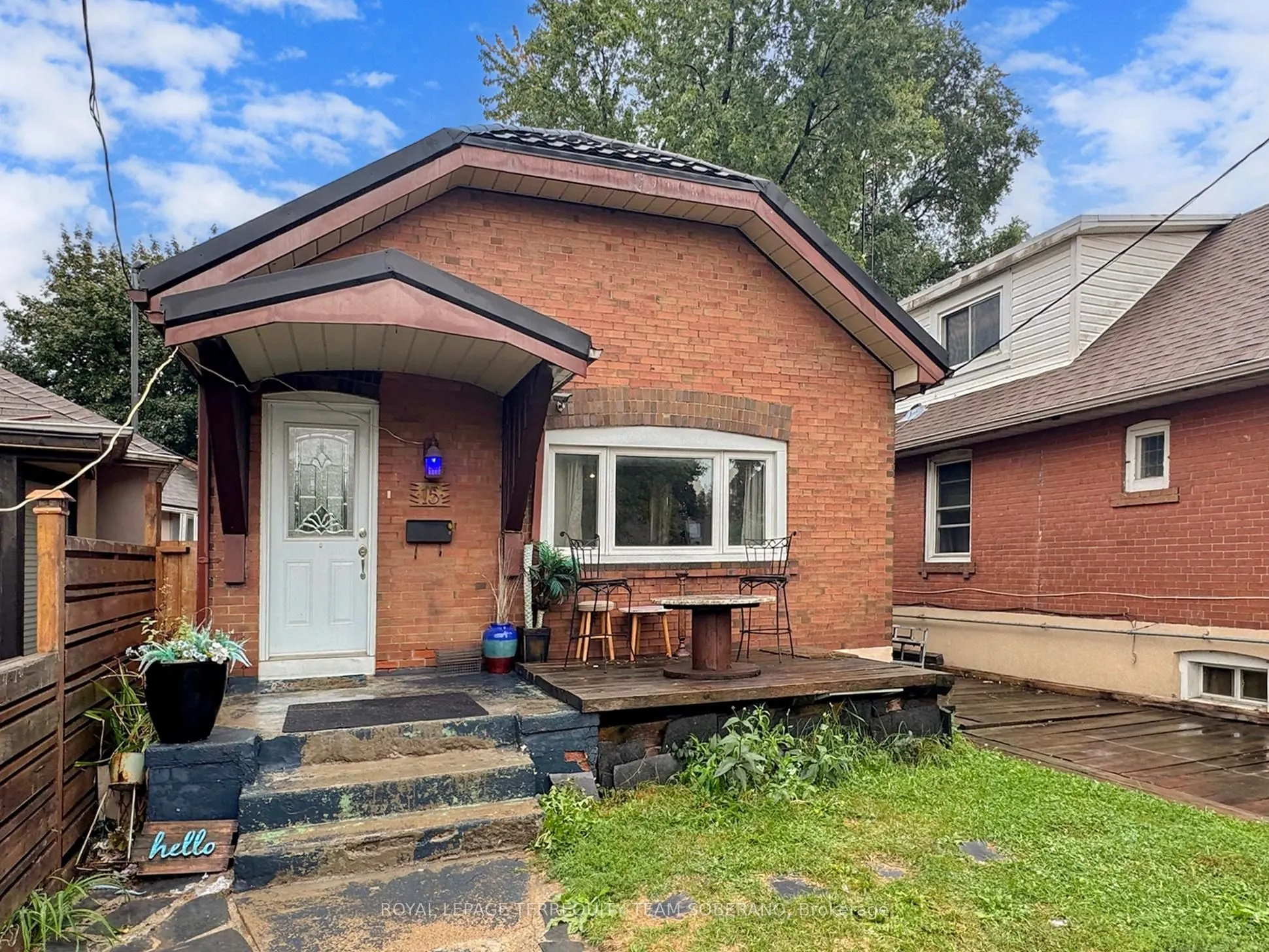 15 Victoria Avenue E