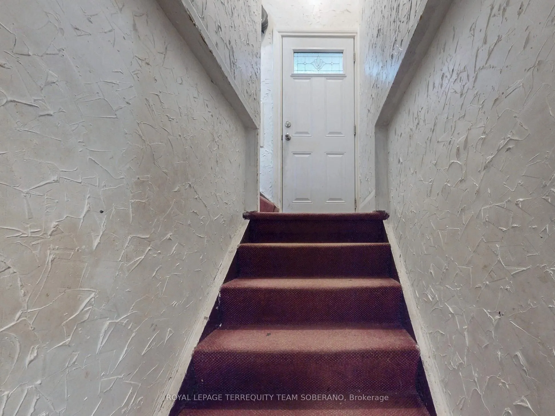 15 Victoria Avenue E
