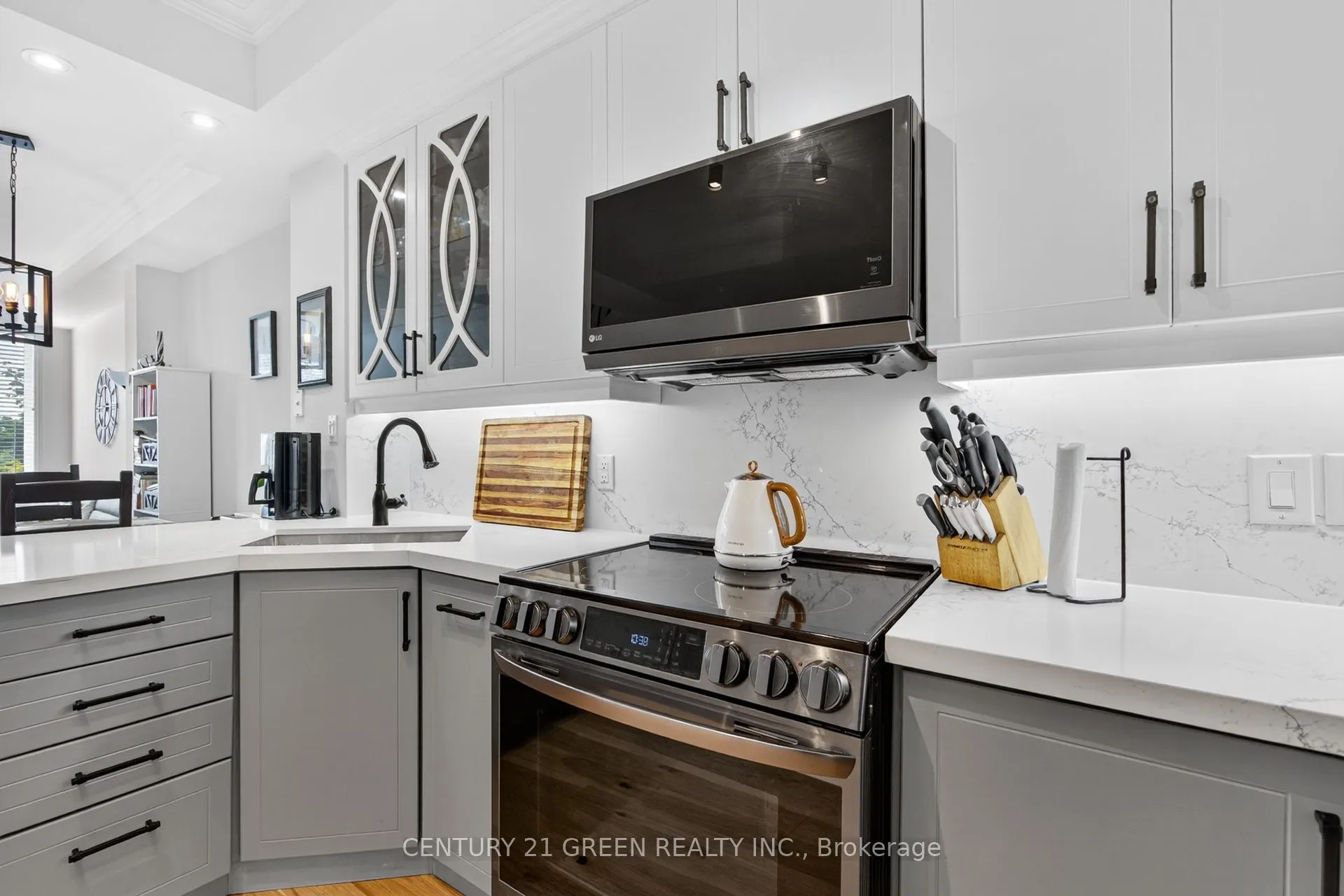 3531 Lake Shore Boulevard W, #316