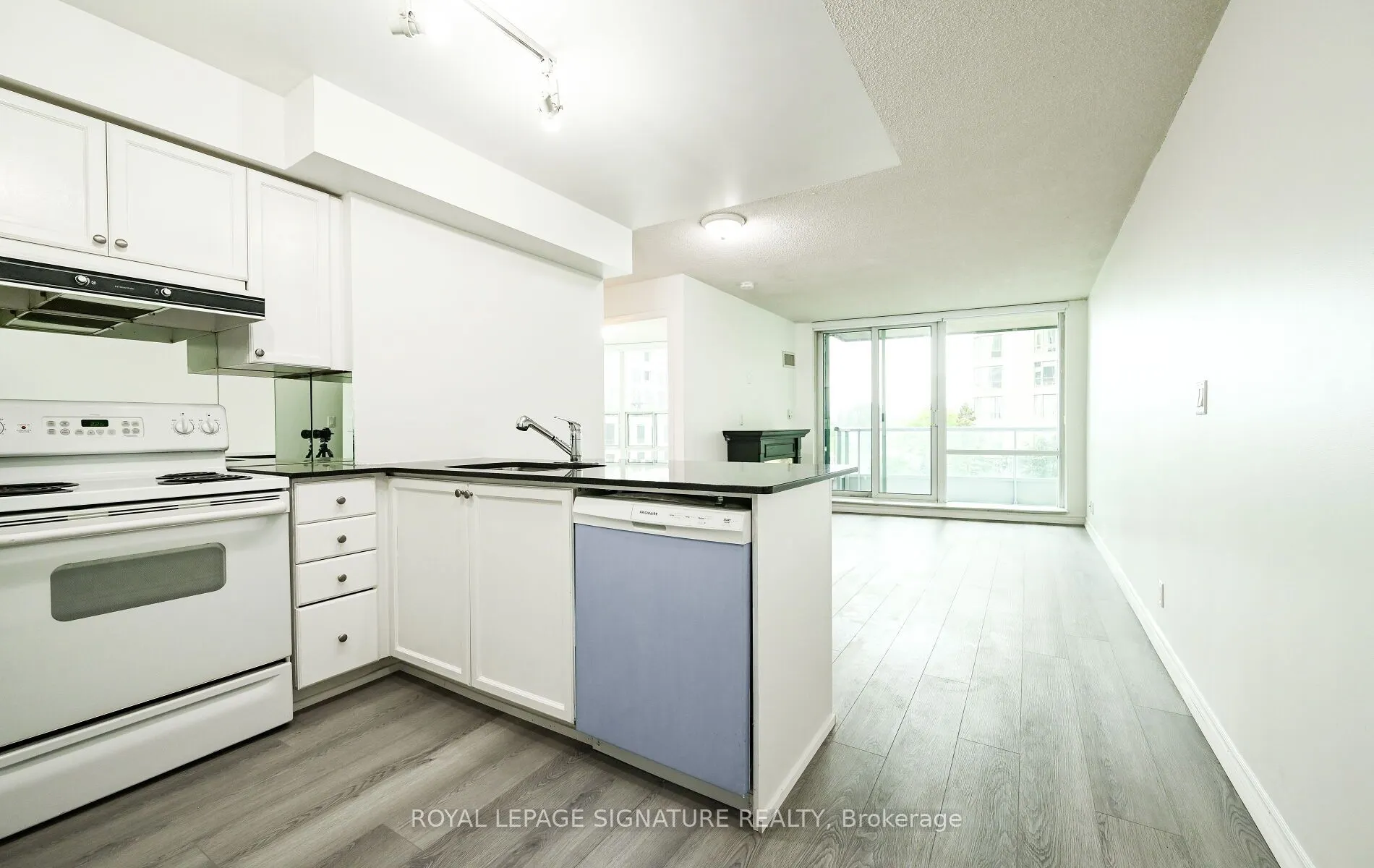 33 Elm Drive, #503