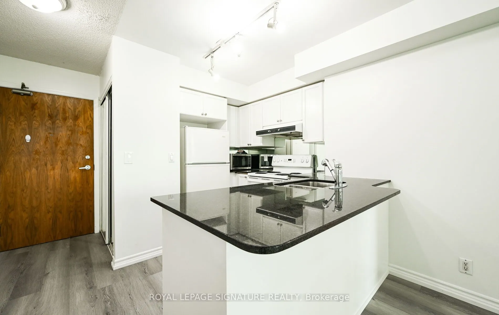 33 Elm Drive, #503