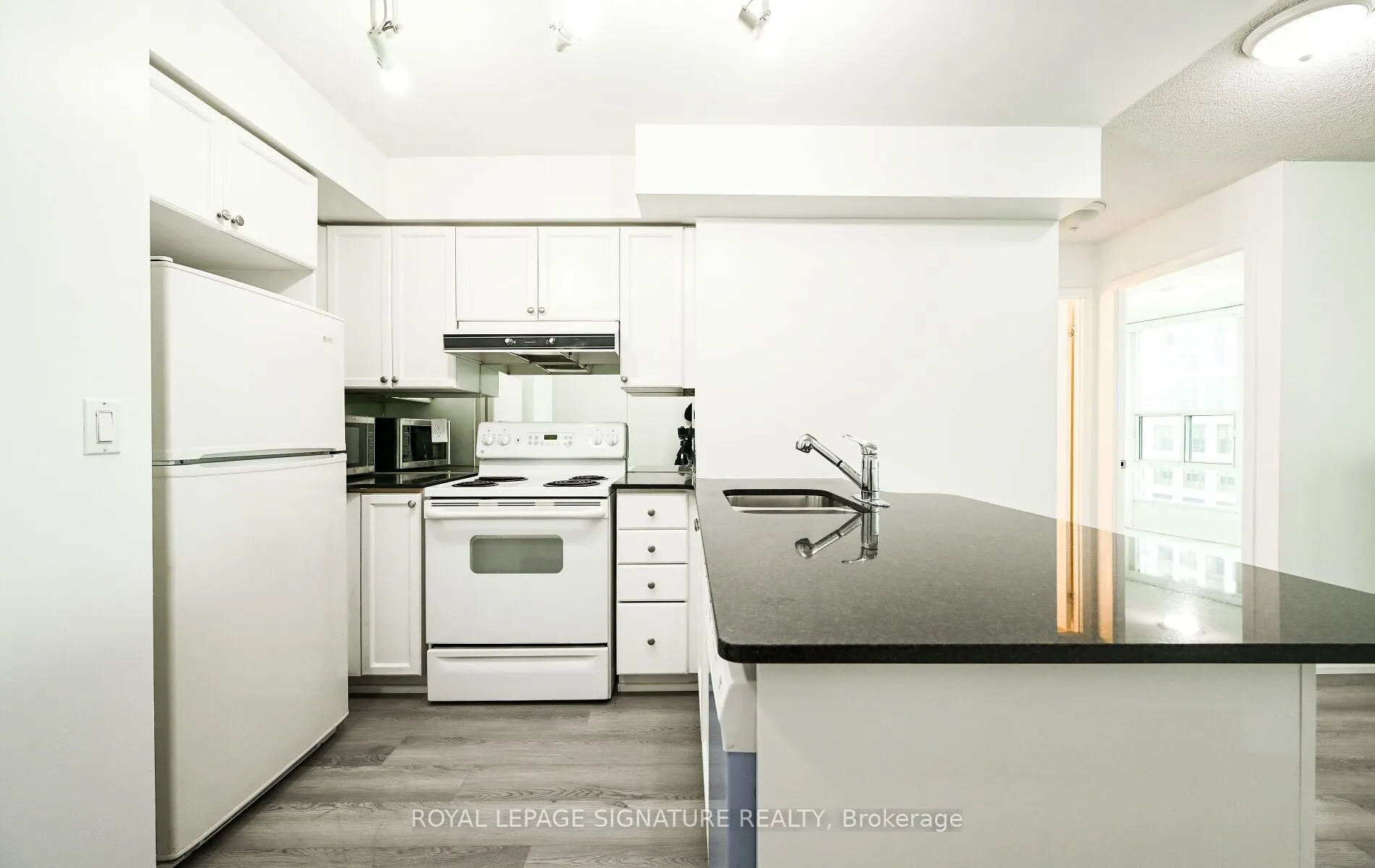 33 Elm Drive, #503