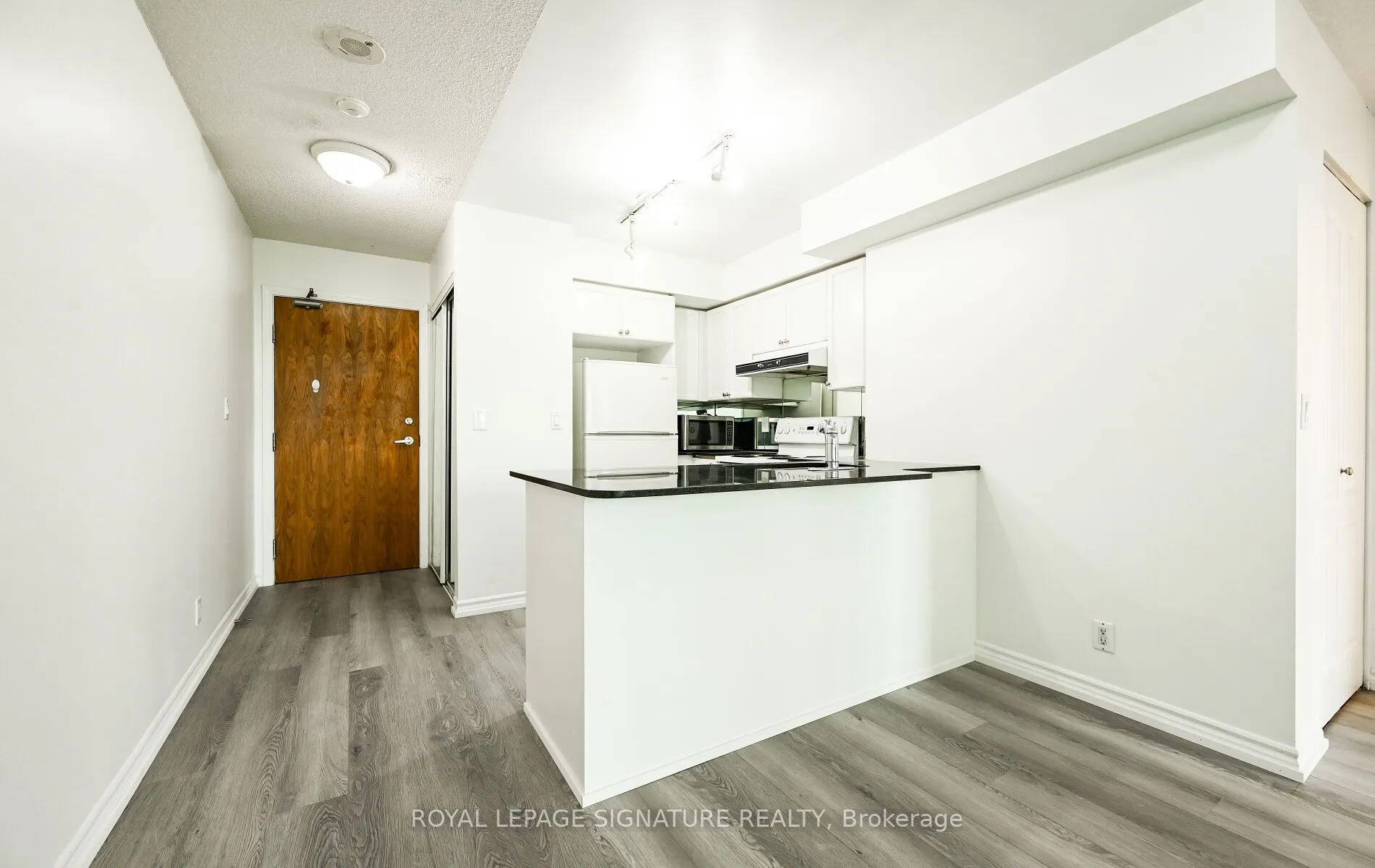 33 Elm Drive, #503