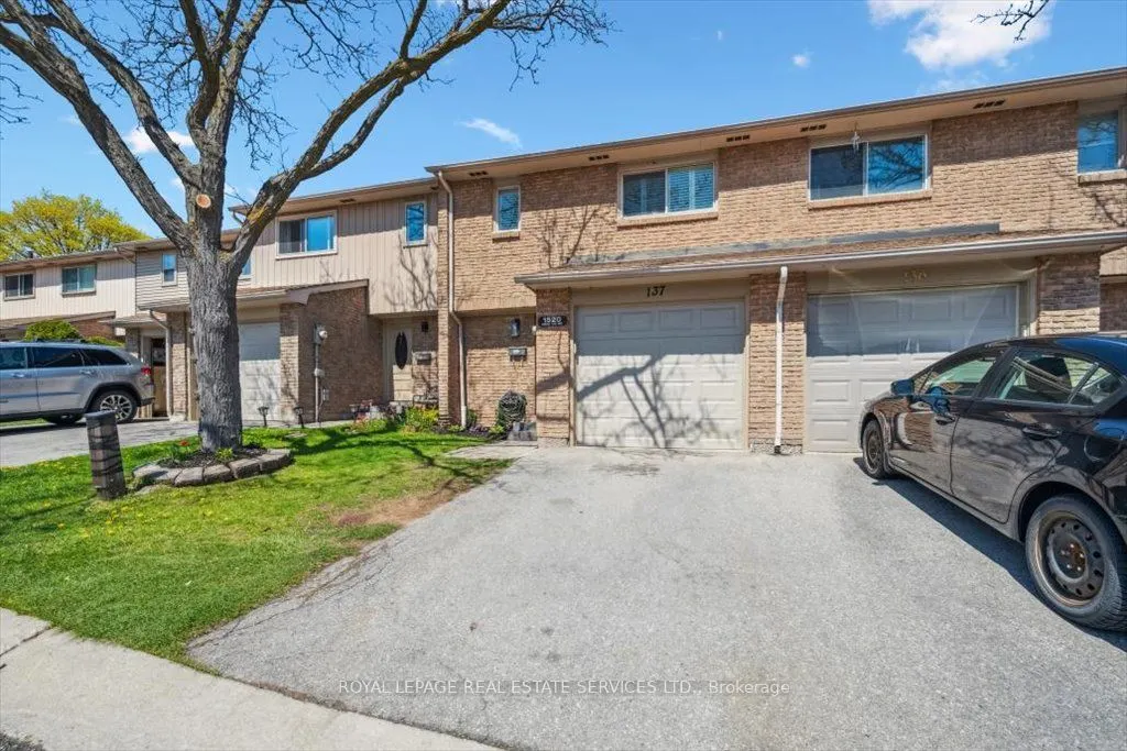 1520 Lancaster Drive, #137