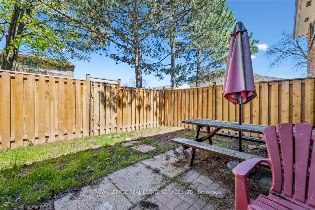 1520 Lancaster Drive, #137