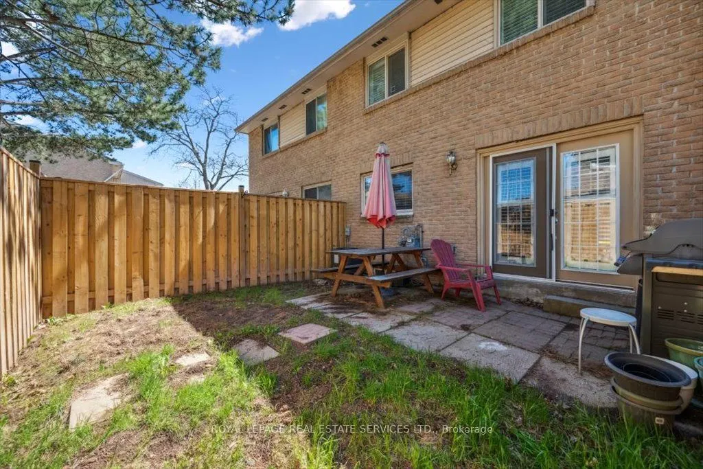 1520 Lancaster Drive, #137