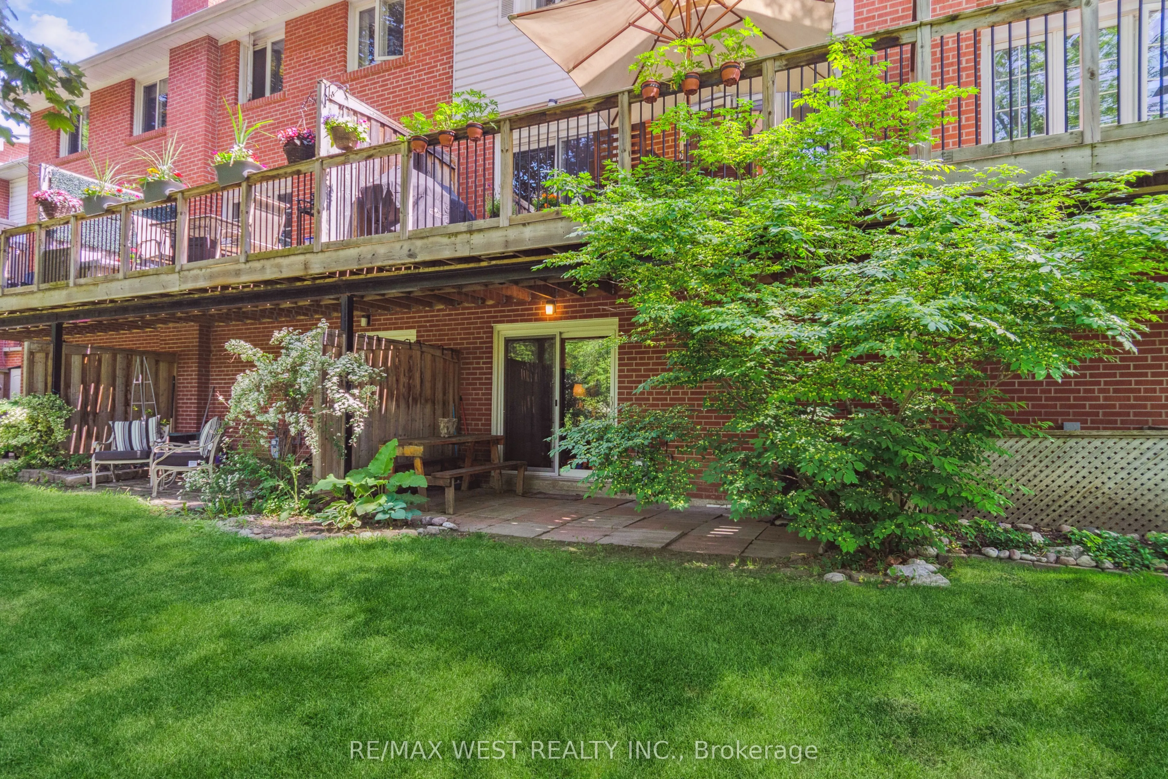 52 Old Burnhamthorpe Road, #2