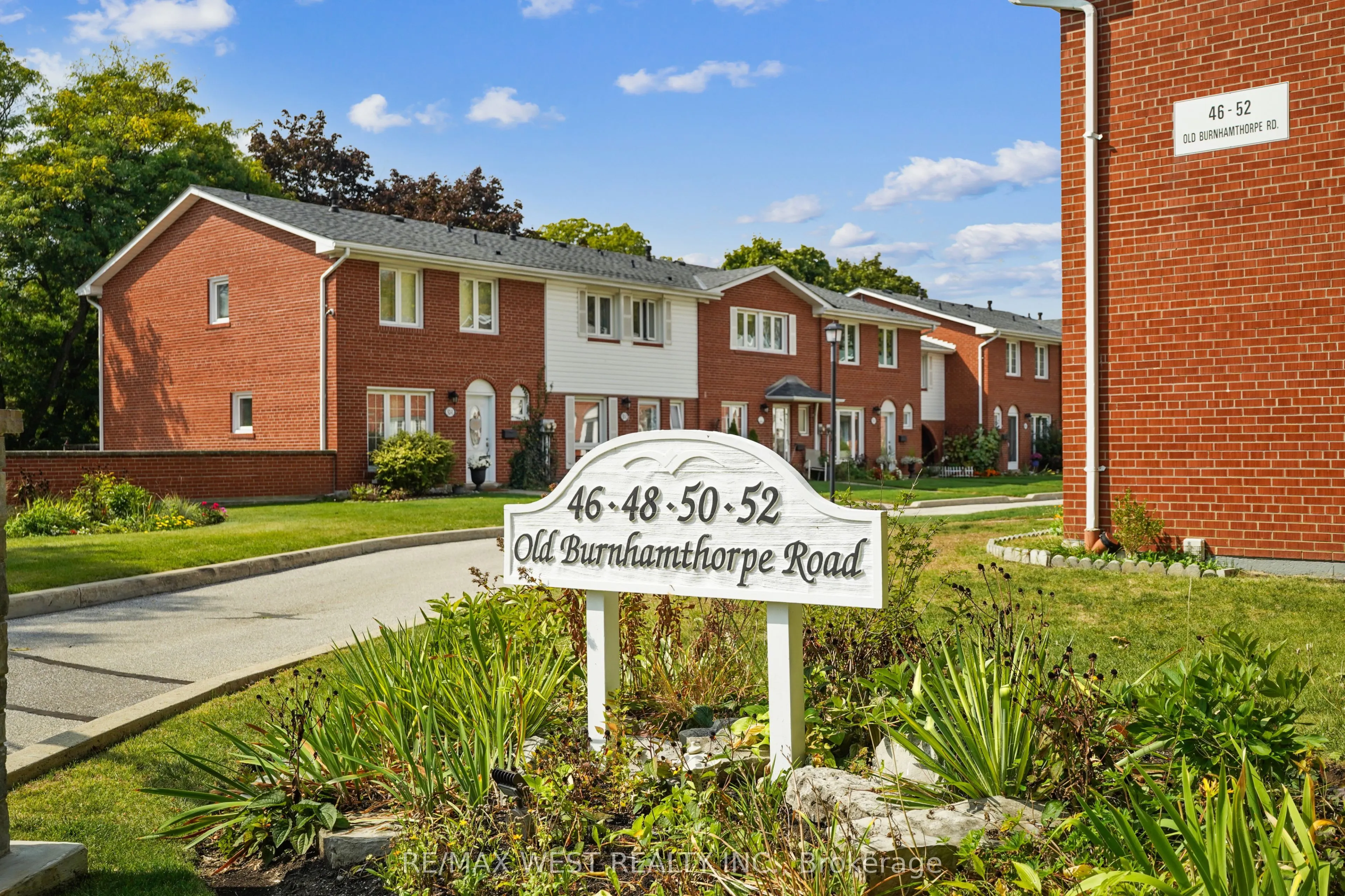 52 Old Burnhamthorpe Road, #2