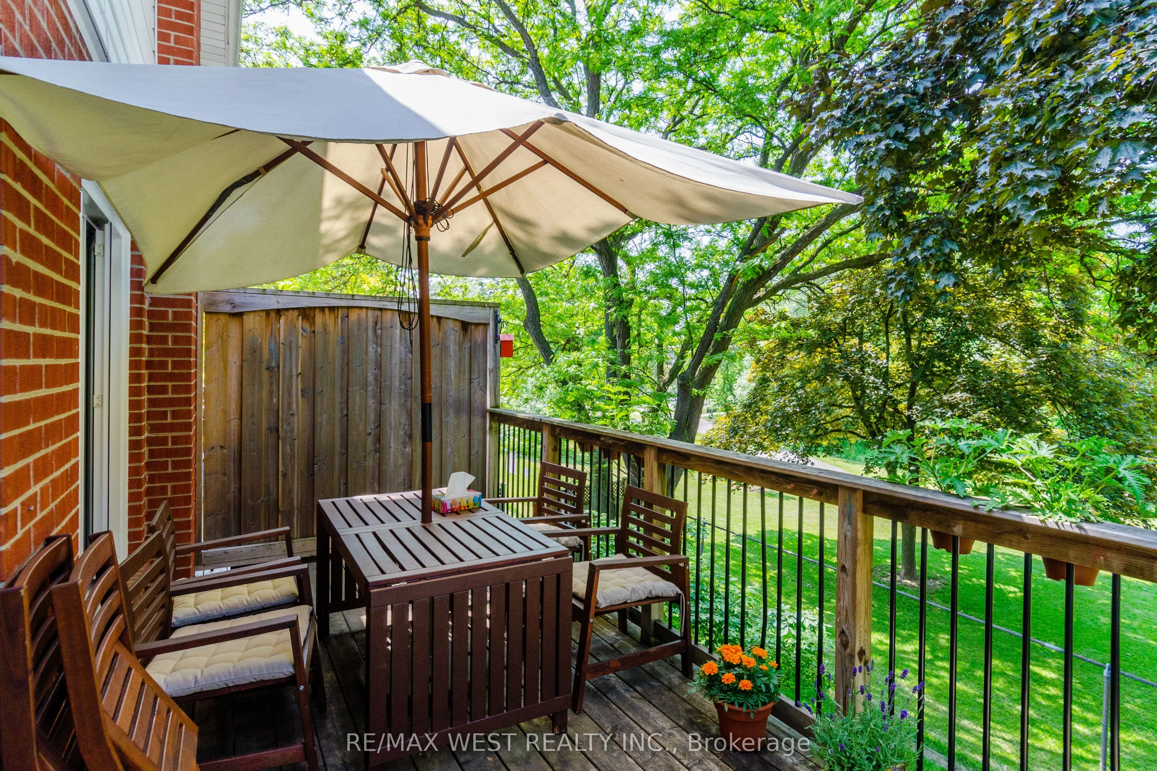 52 Old Burnhamthorpe Road, #2